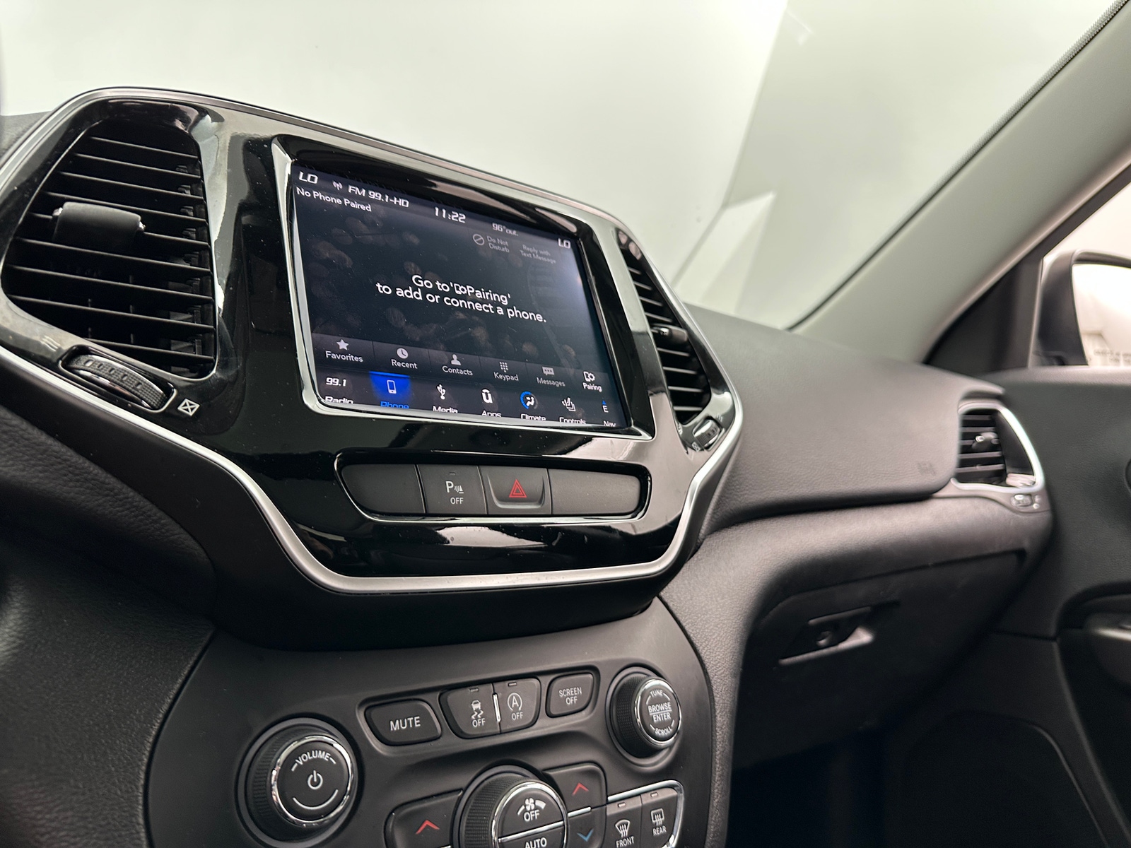 Thumbnail: 2019 Jeep Cherokee - 3