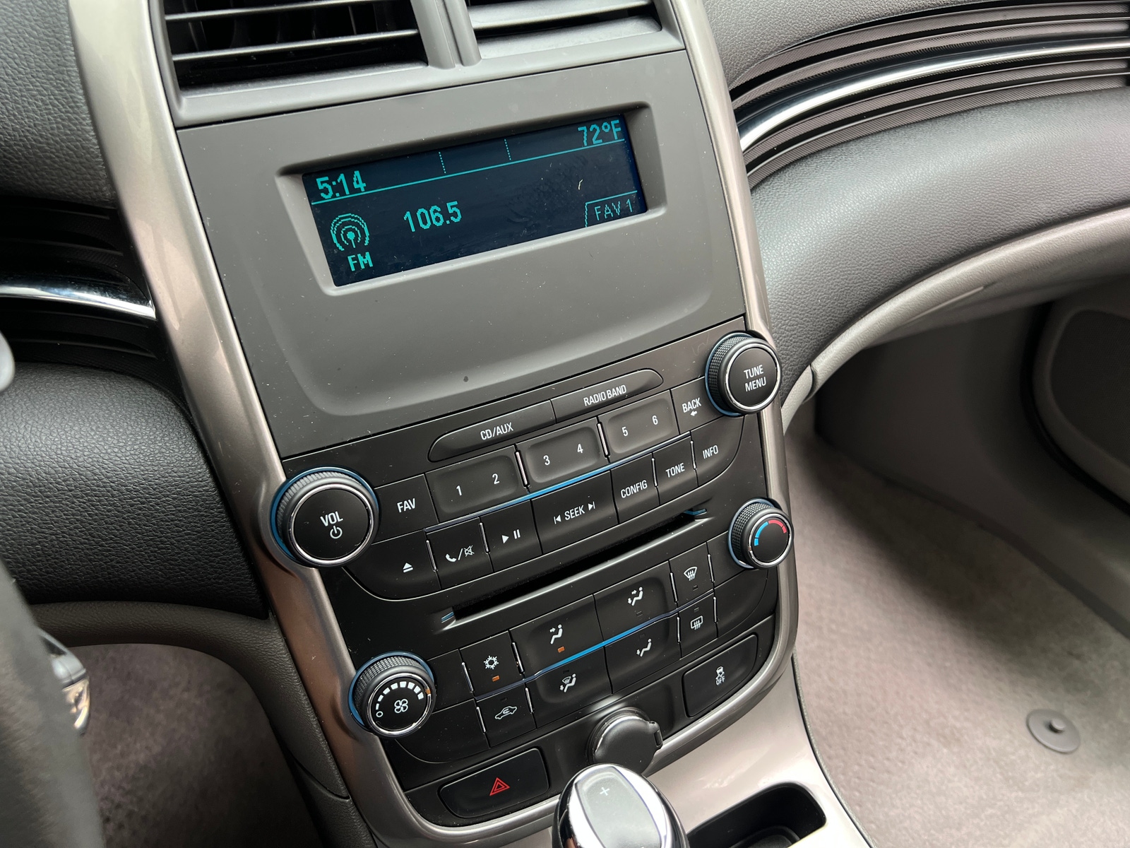 Thumbnail: 2015 Chevrolet Malibu - 4