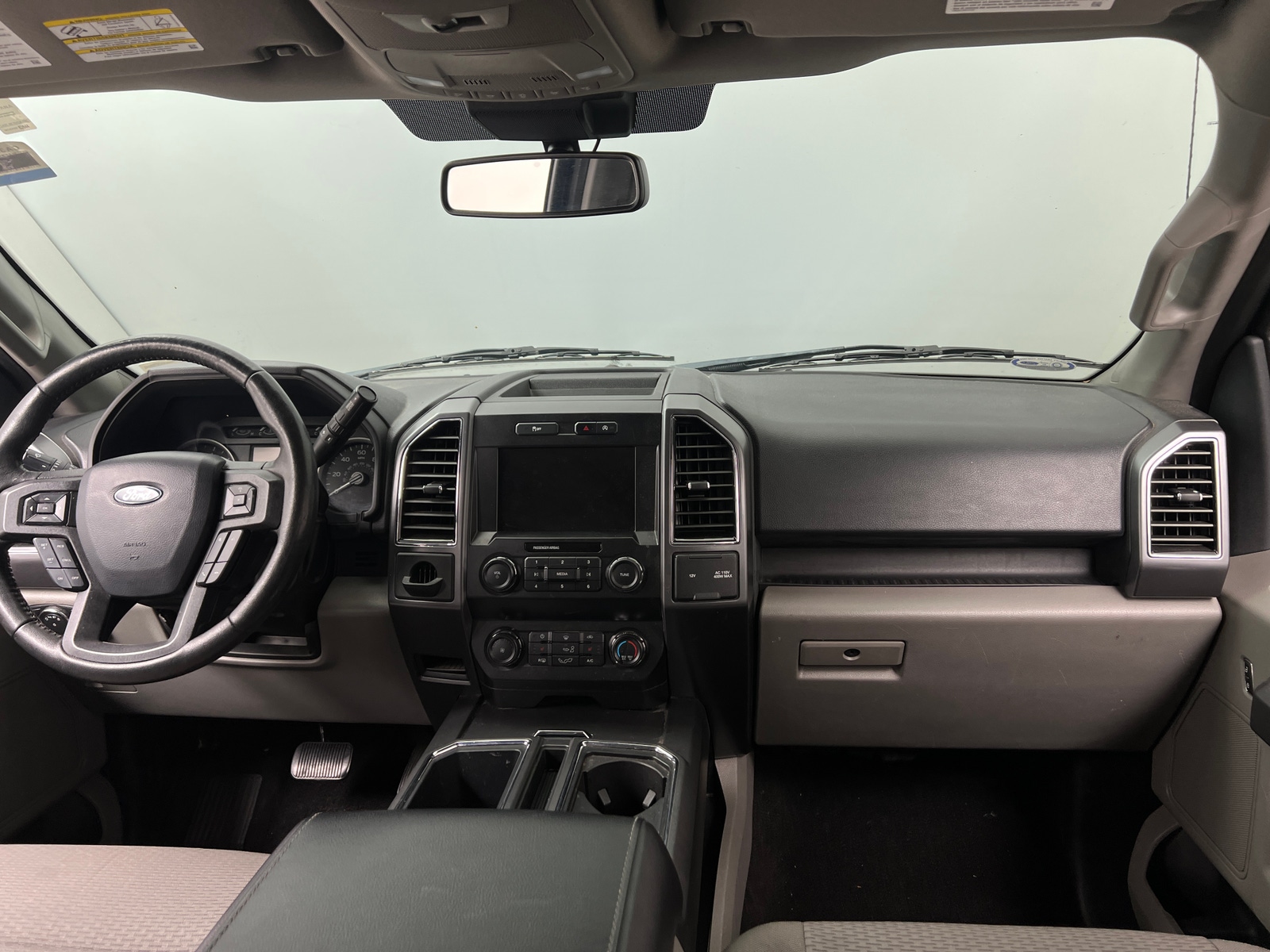 Thumbnail: 2019 Ford Econoline - 3