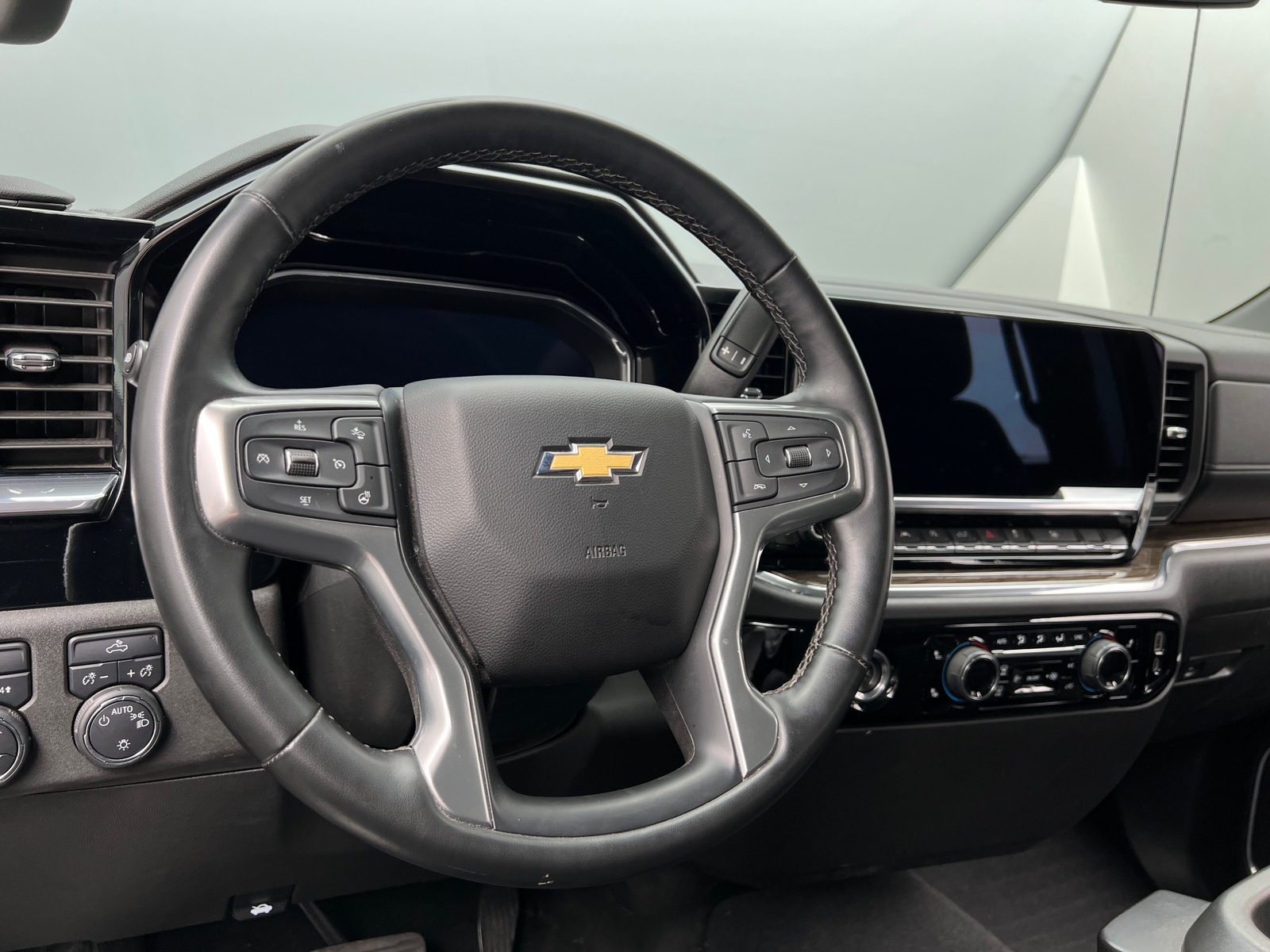 Thumbnail: 2023 Chevrolet Silverado 1500 - 5