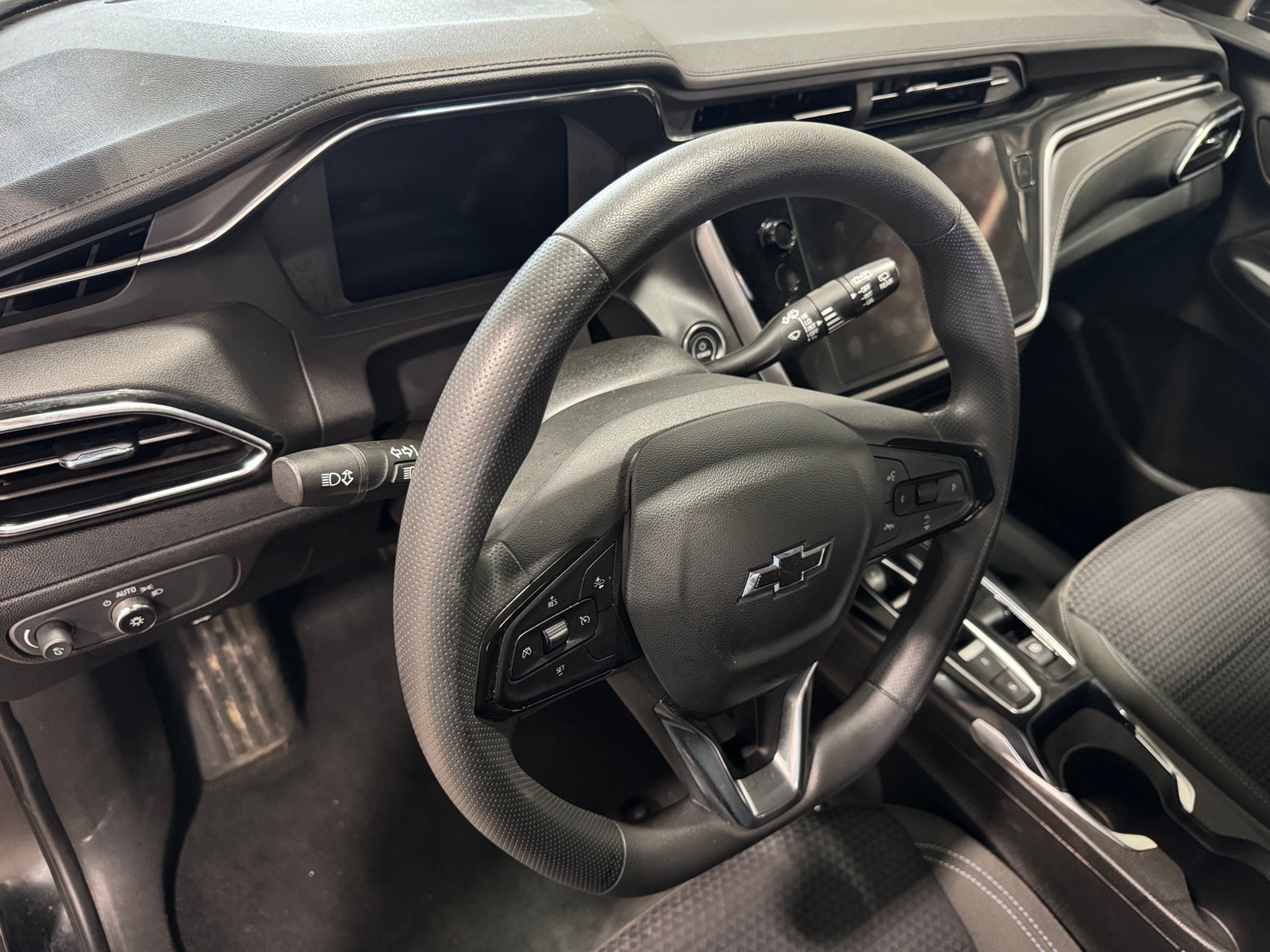 Thumbnail: 2023 Chevrolet Bolt EUV - 3