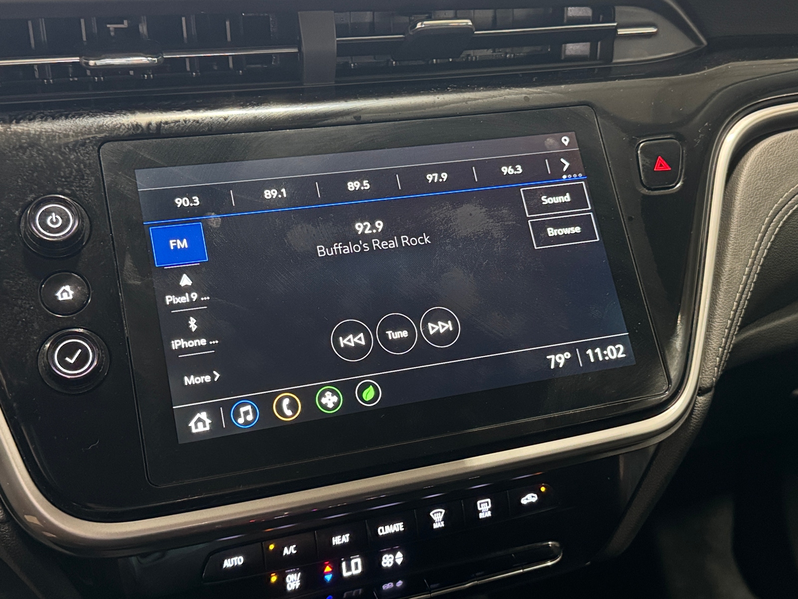 Thumbnail: 2023 Chevrolet Bolt EUV - 4