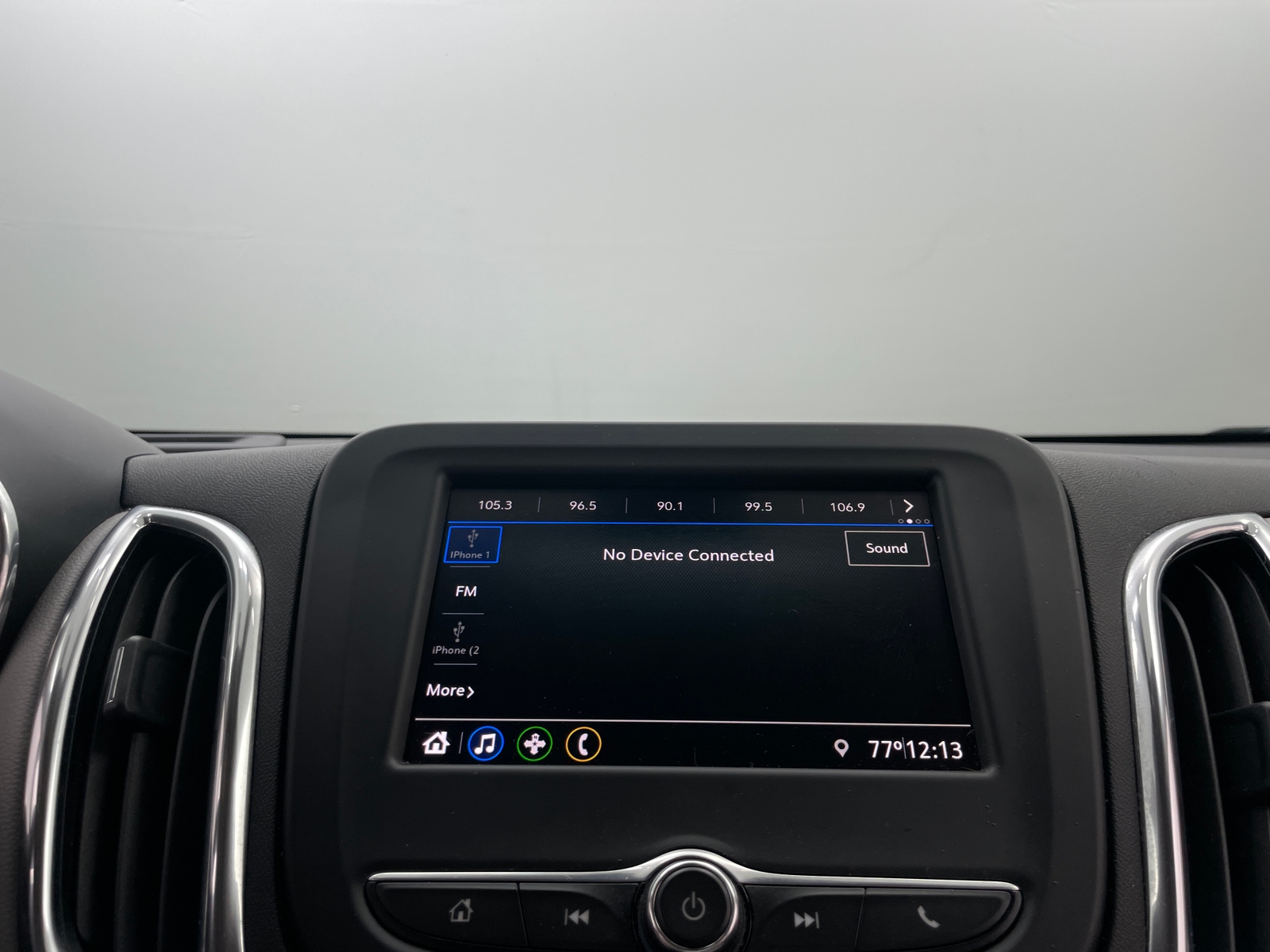 Thumbnail: 2020 Chevrolet Equinox - 4