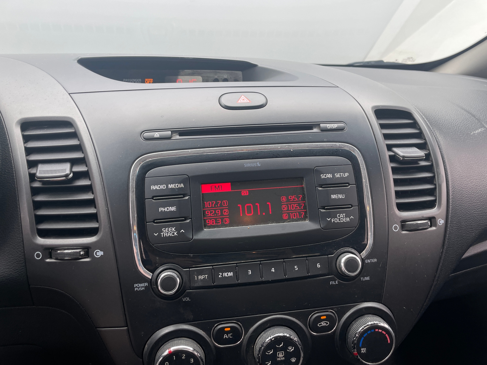 Thumbnail: 2018 Kia Forte - 4