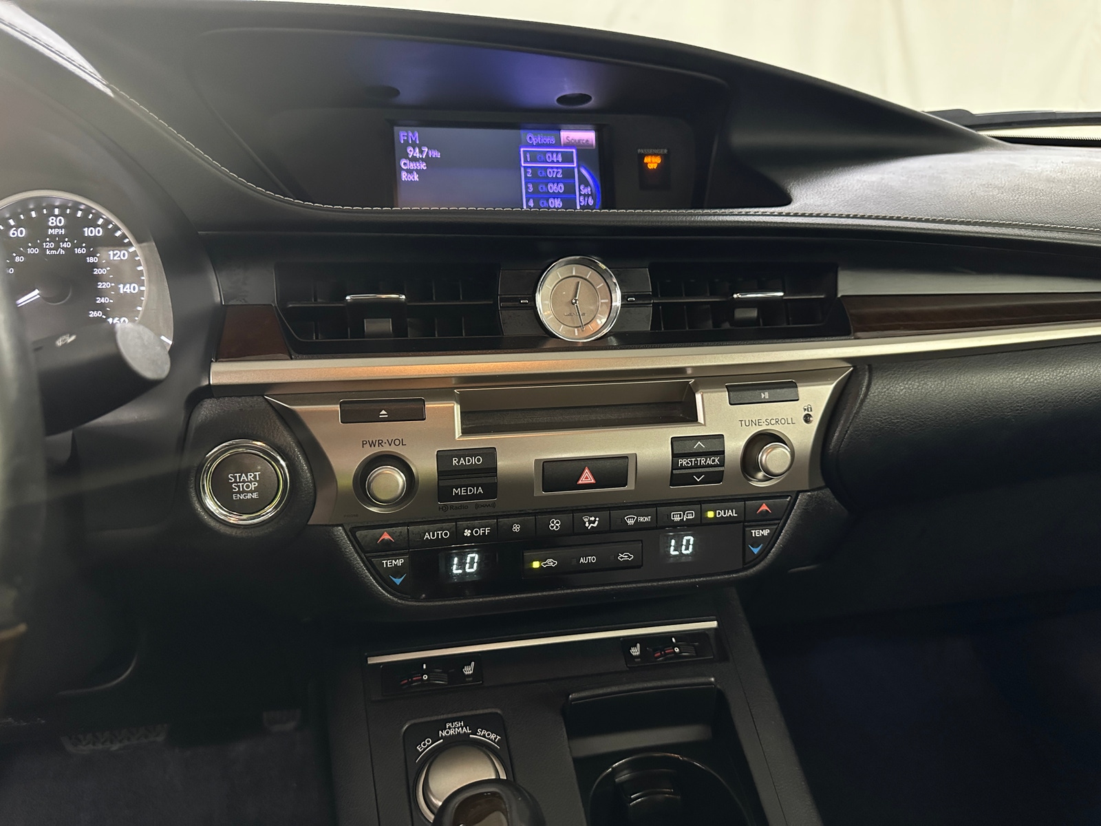 Thumbnail: 2013 Lexus ES - 3