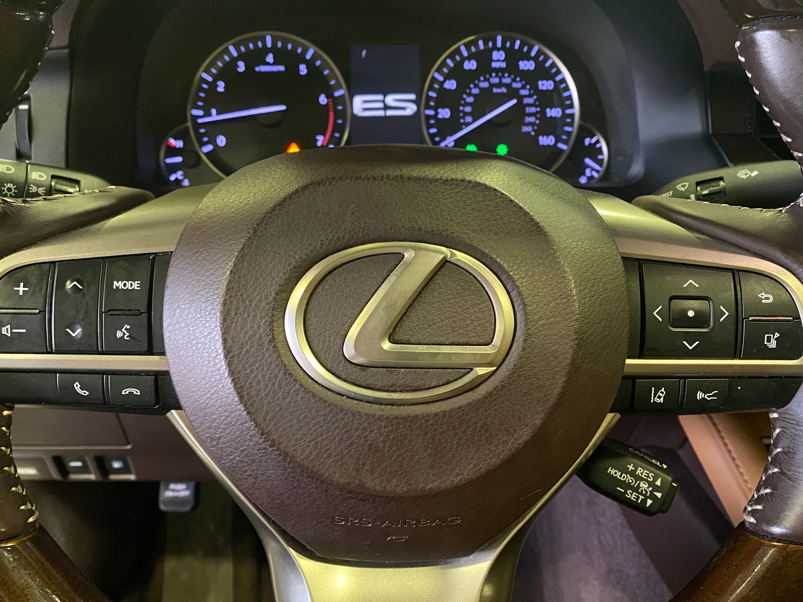 Thumbnail: 2017 Lexus ES - 4