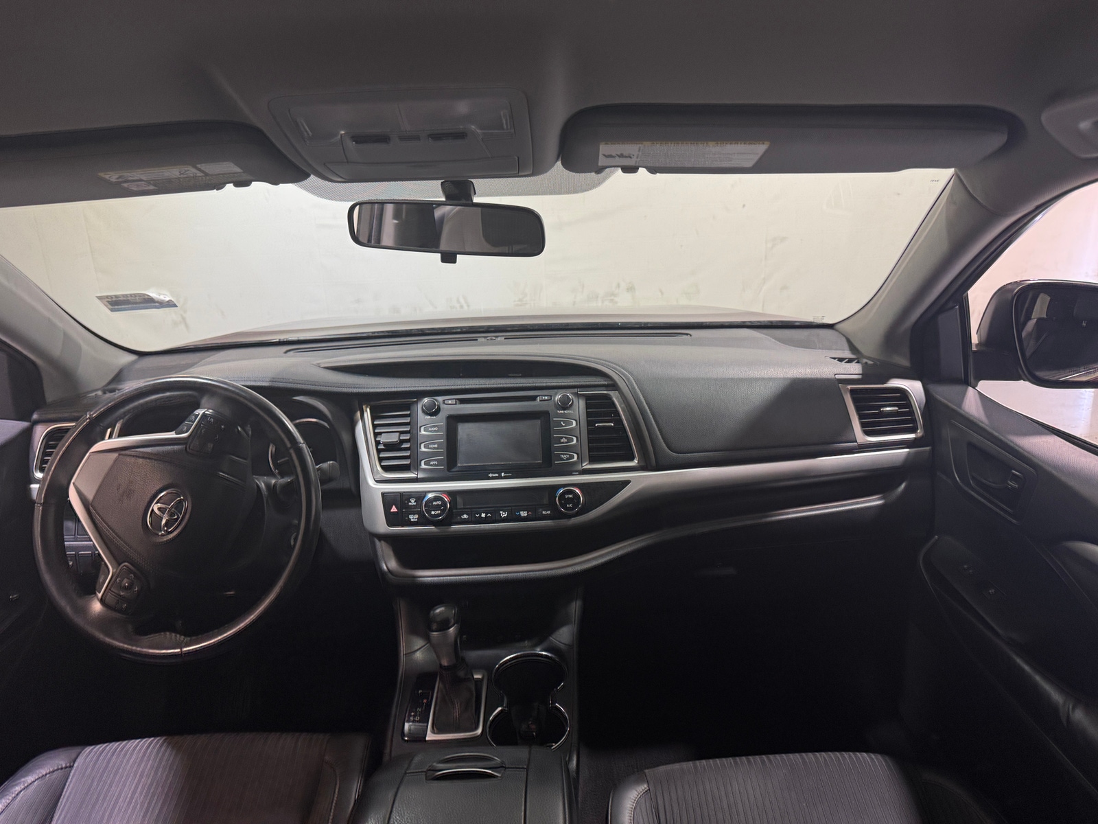 Thumbnail: 2014 Toyota Highlander - 3