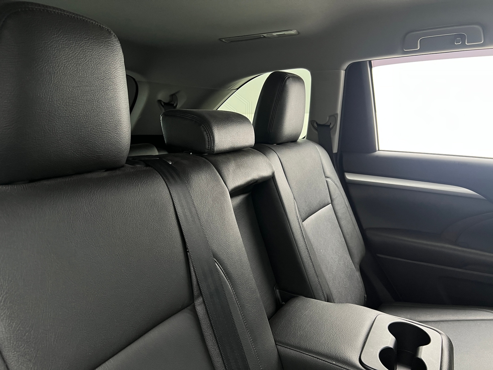 Thumbnail: 2017 Toyota Highlander - 6