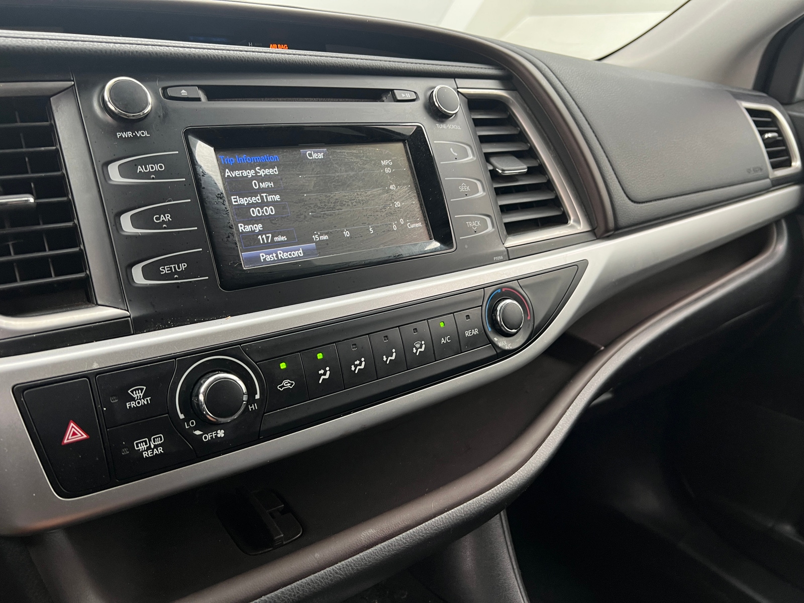 Thumbnail: 2017 Toyota Highlander - 4