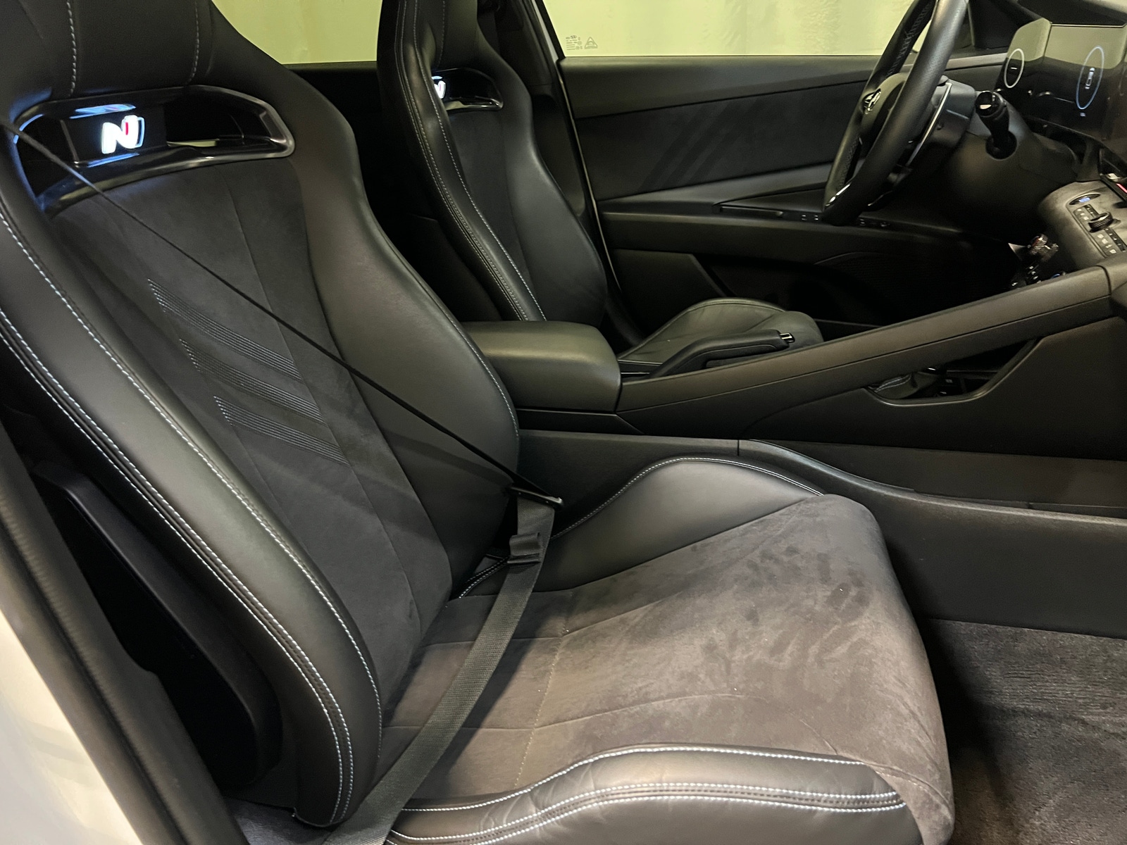 Thumbnail: 2023 Hyundai Elantra - 2