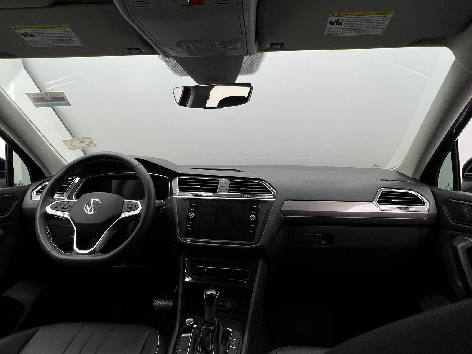 Thumbnail: 2023 Volkswagen Tiguan - 2