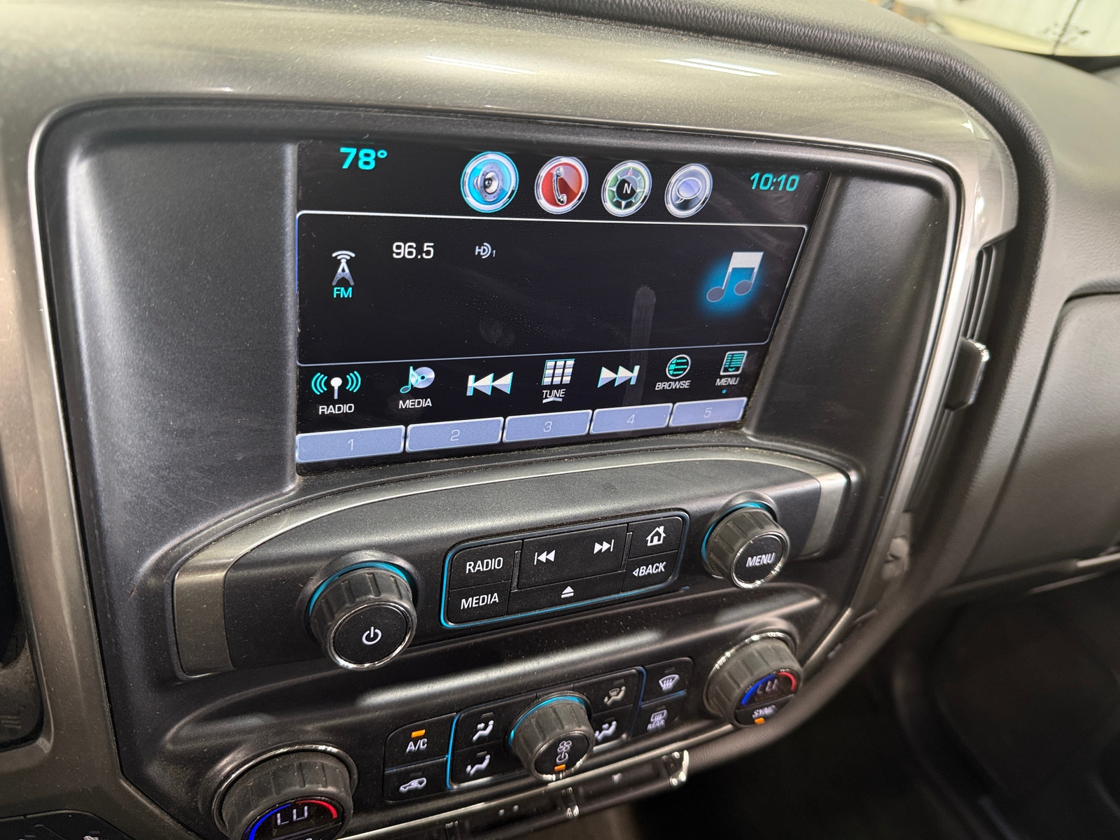 Thumbnail: 2018 Chevrolet Silverado 1500 - 4