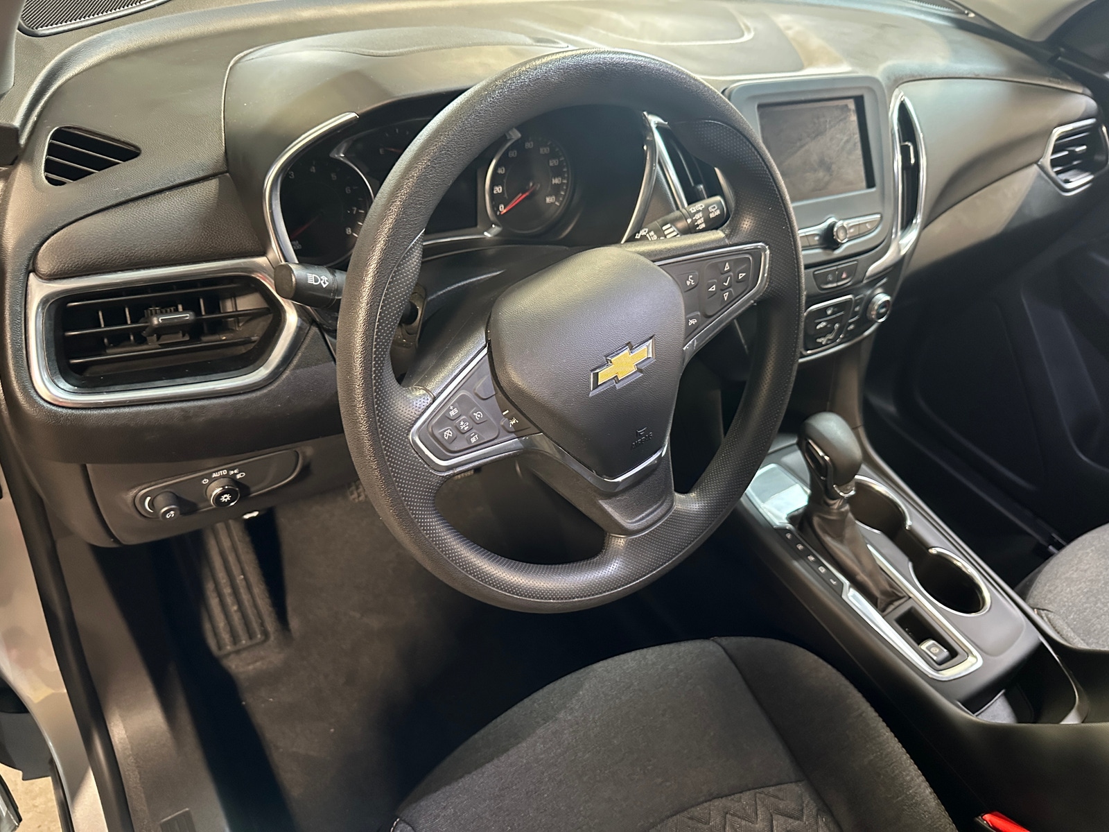 Thumbnail: 2022 Chevrolet Equinox - 3
