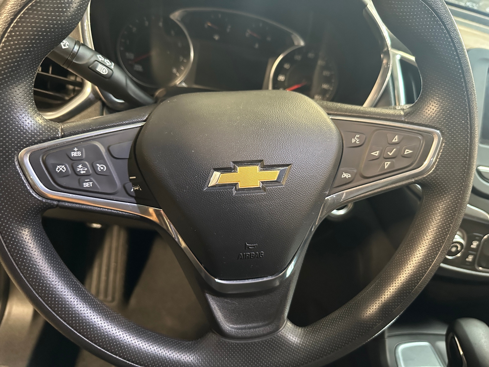 Thumbnail: 2022 Chevrolet Equinox - 5