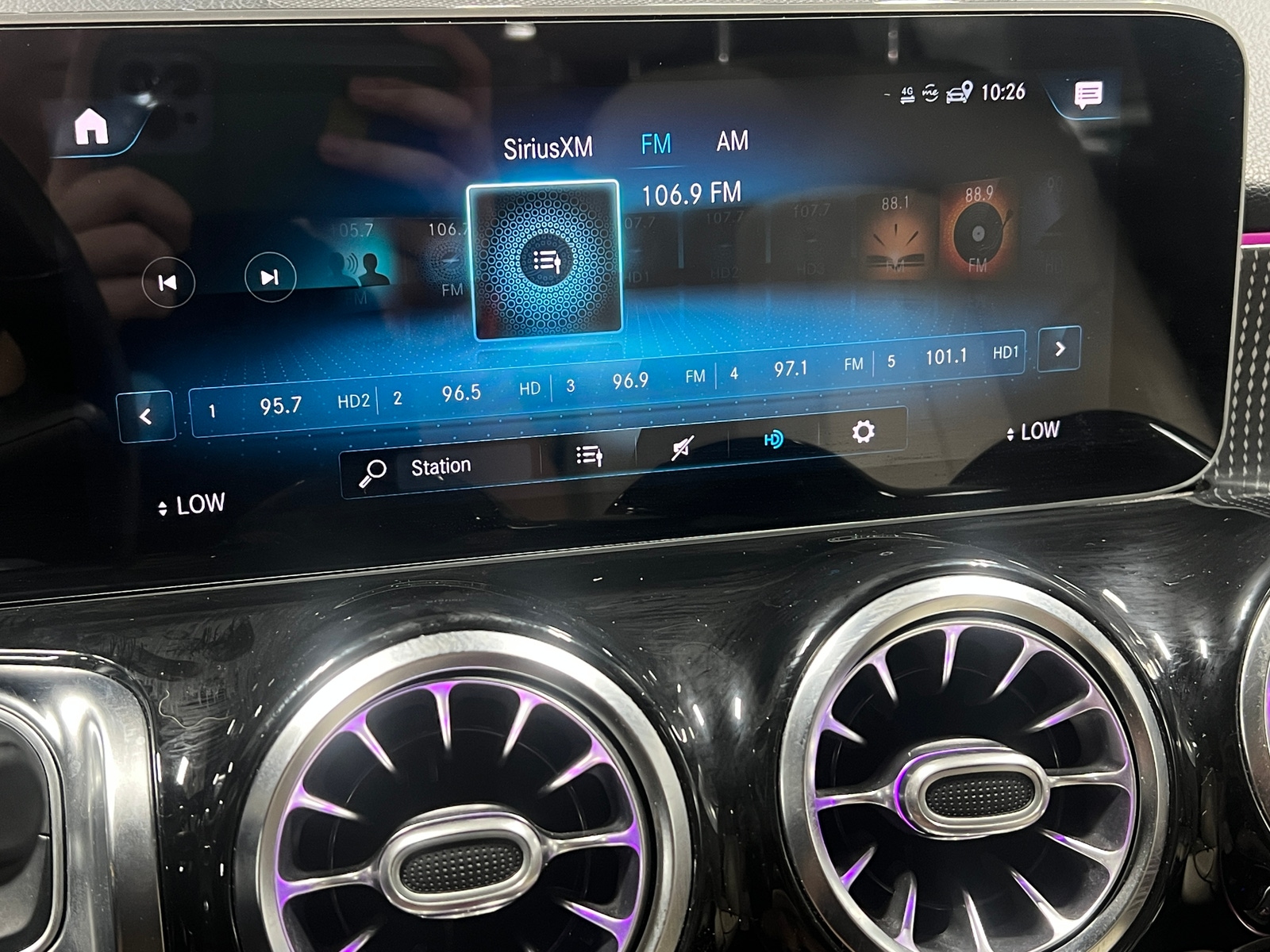 Thumbnail: 2020 Mercedes-Benz GLB - 3