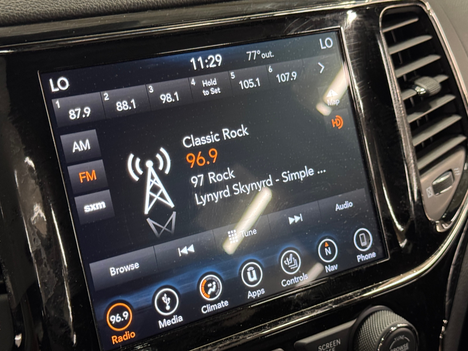 Thumbnail: 2019 Jeep Grand Cherokee - 3