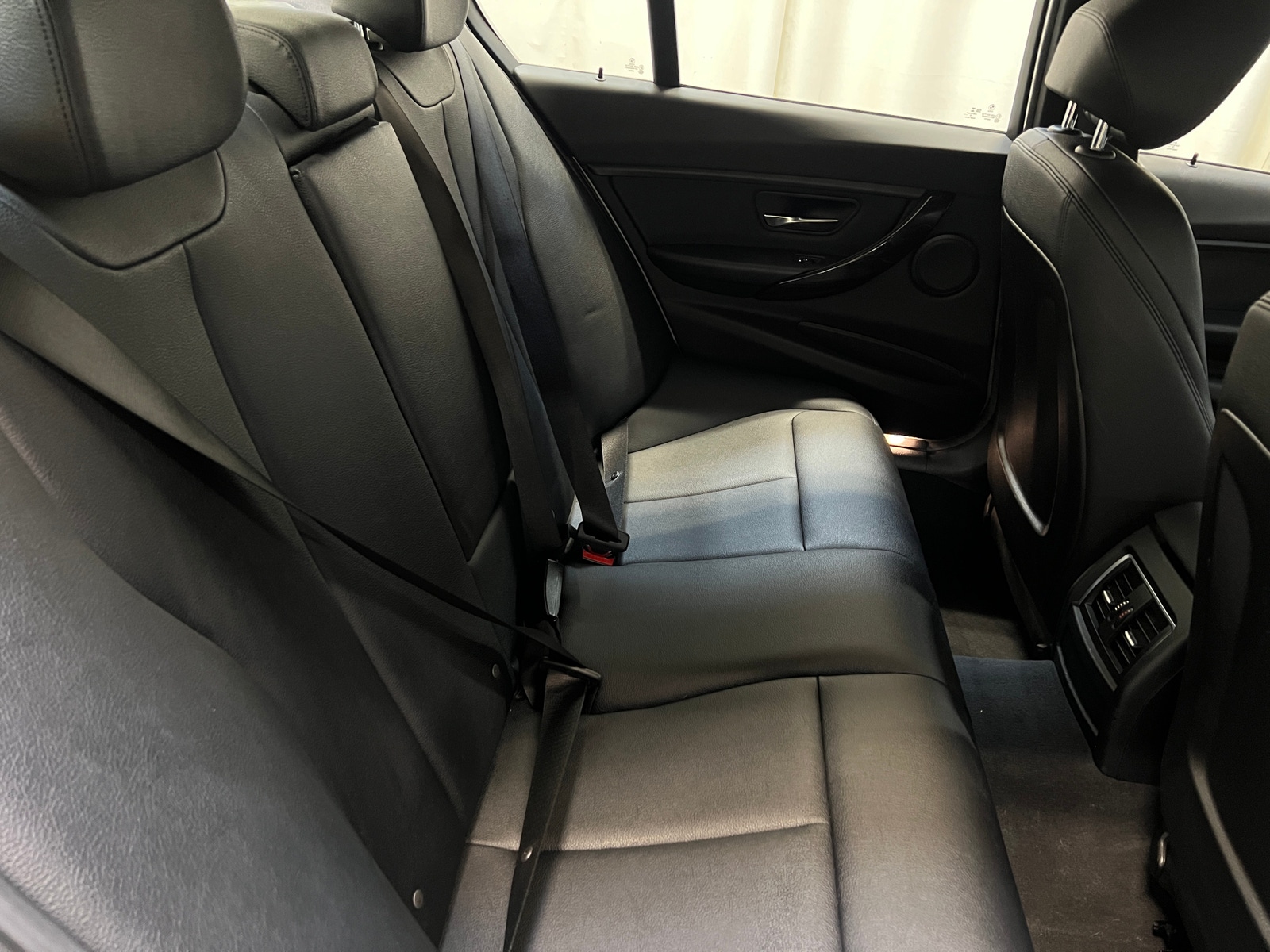 Thumbnail: 2017 BMW 3 Series - 5