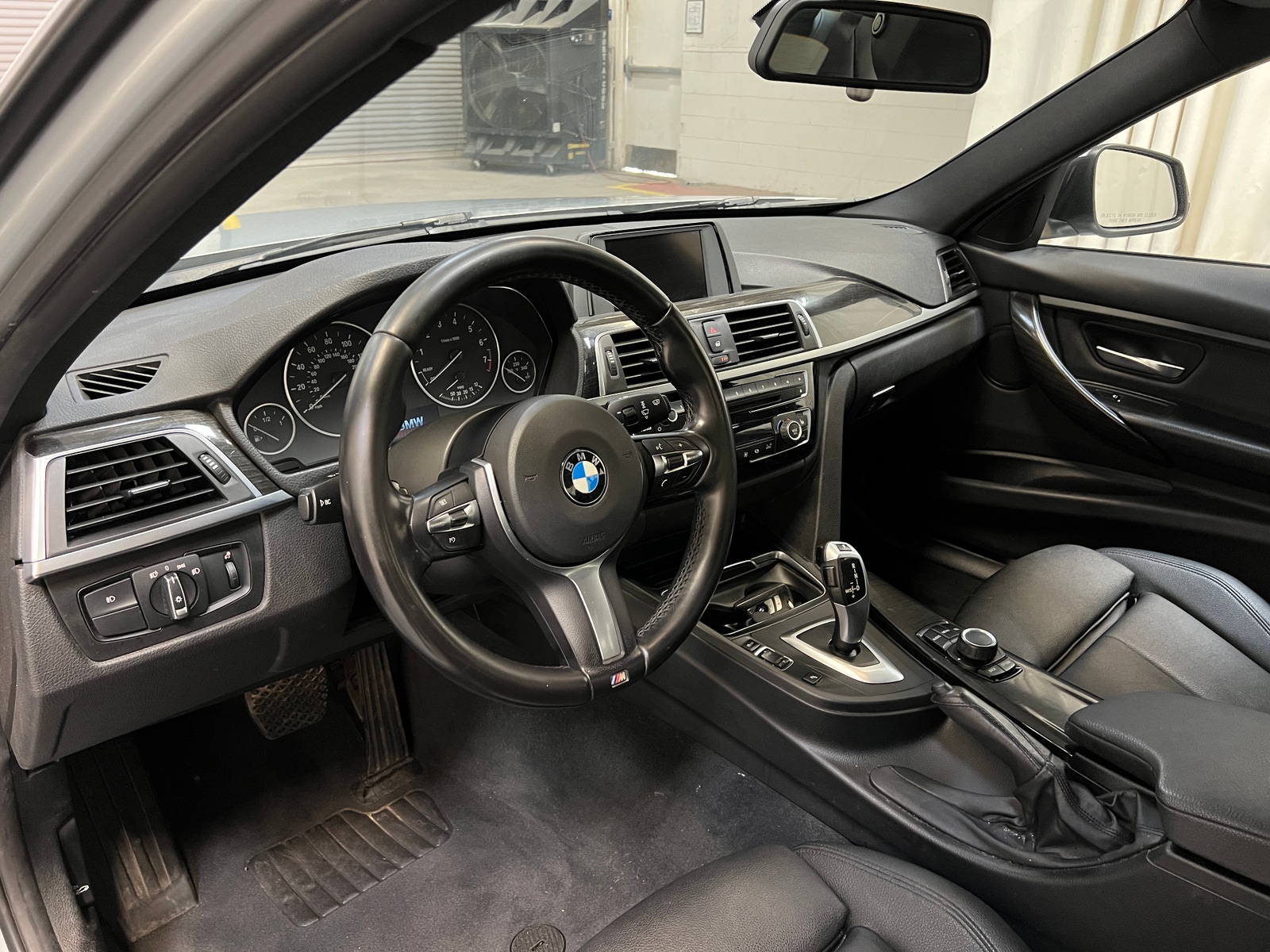 Thumbnail: 2017 BMW 3 Series - 2