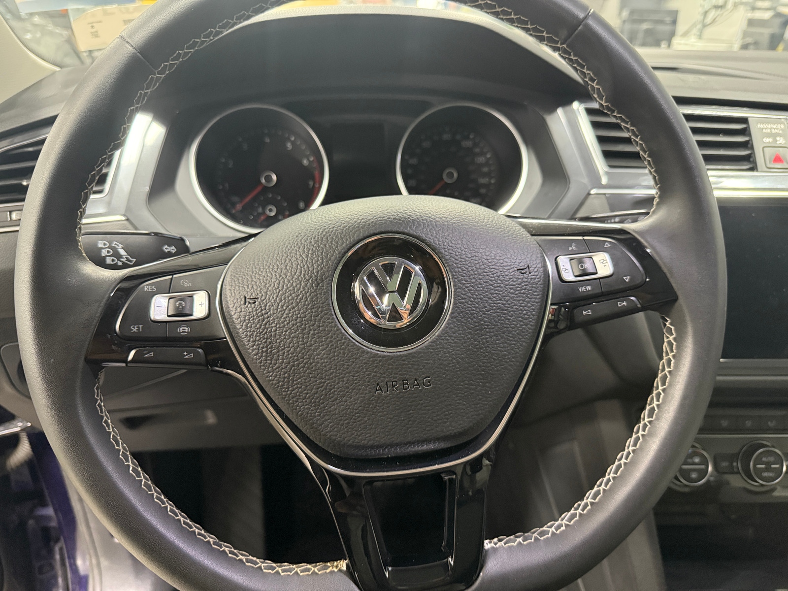 Thumbnail: 2021 Volkswagen Tiguan - 5