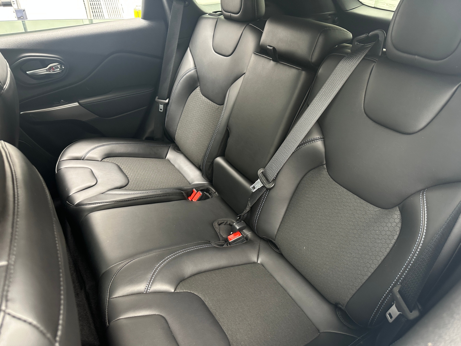 Thumbnail: 2021 Jeep Cherokee - 6