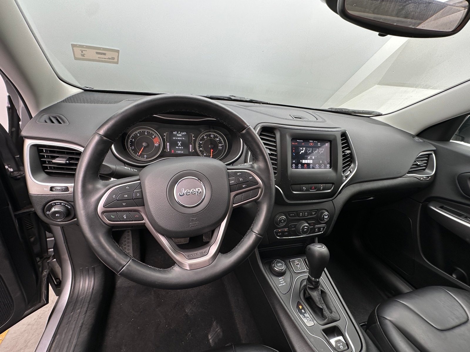Thumbnail: 2021 Jeep Cherokee - 3