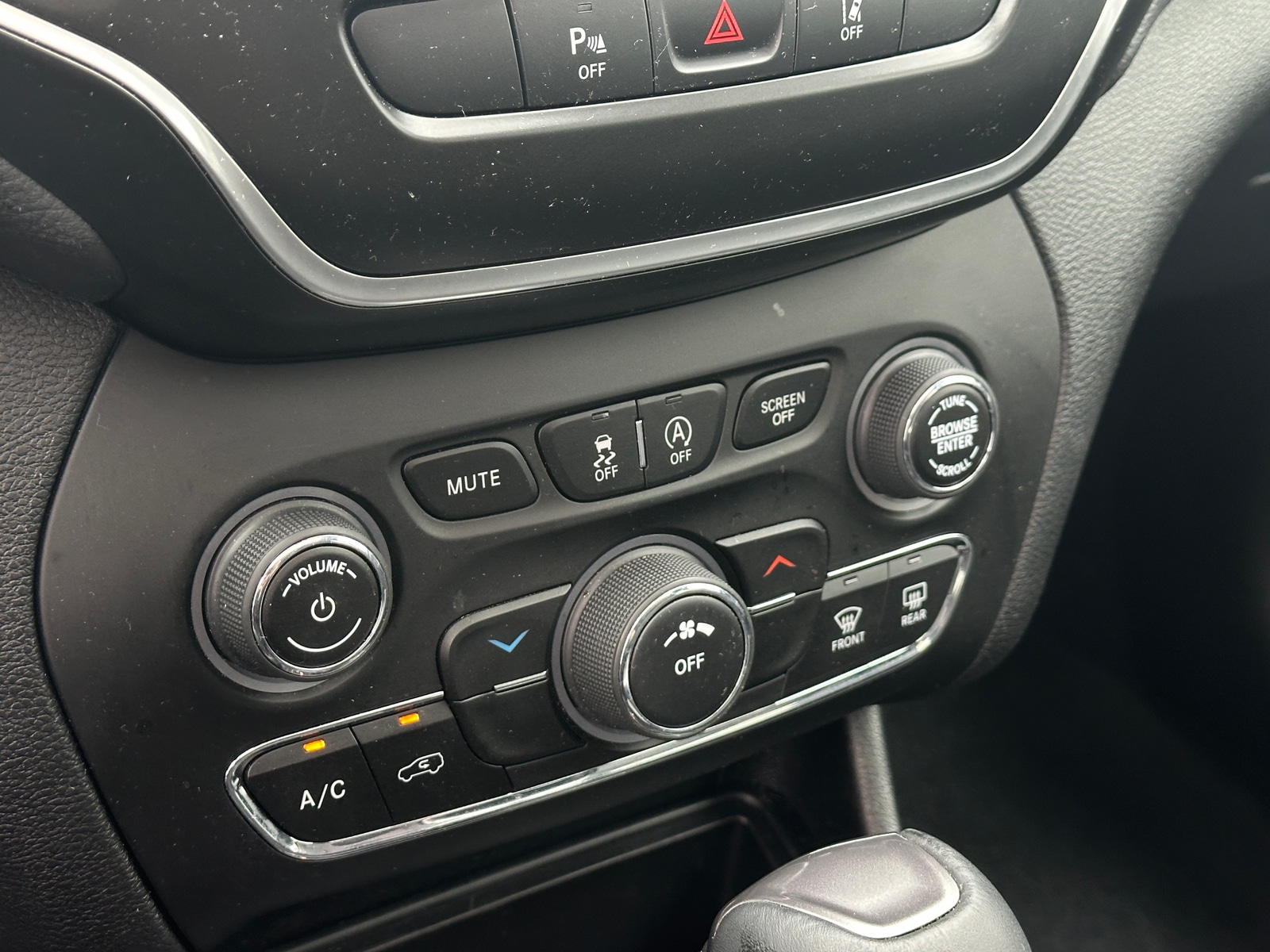 Thumbnail: 2021 Jeep Cherokee - 4