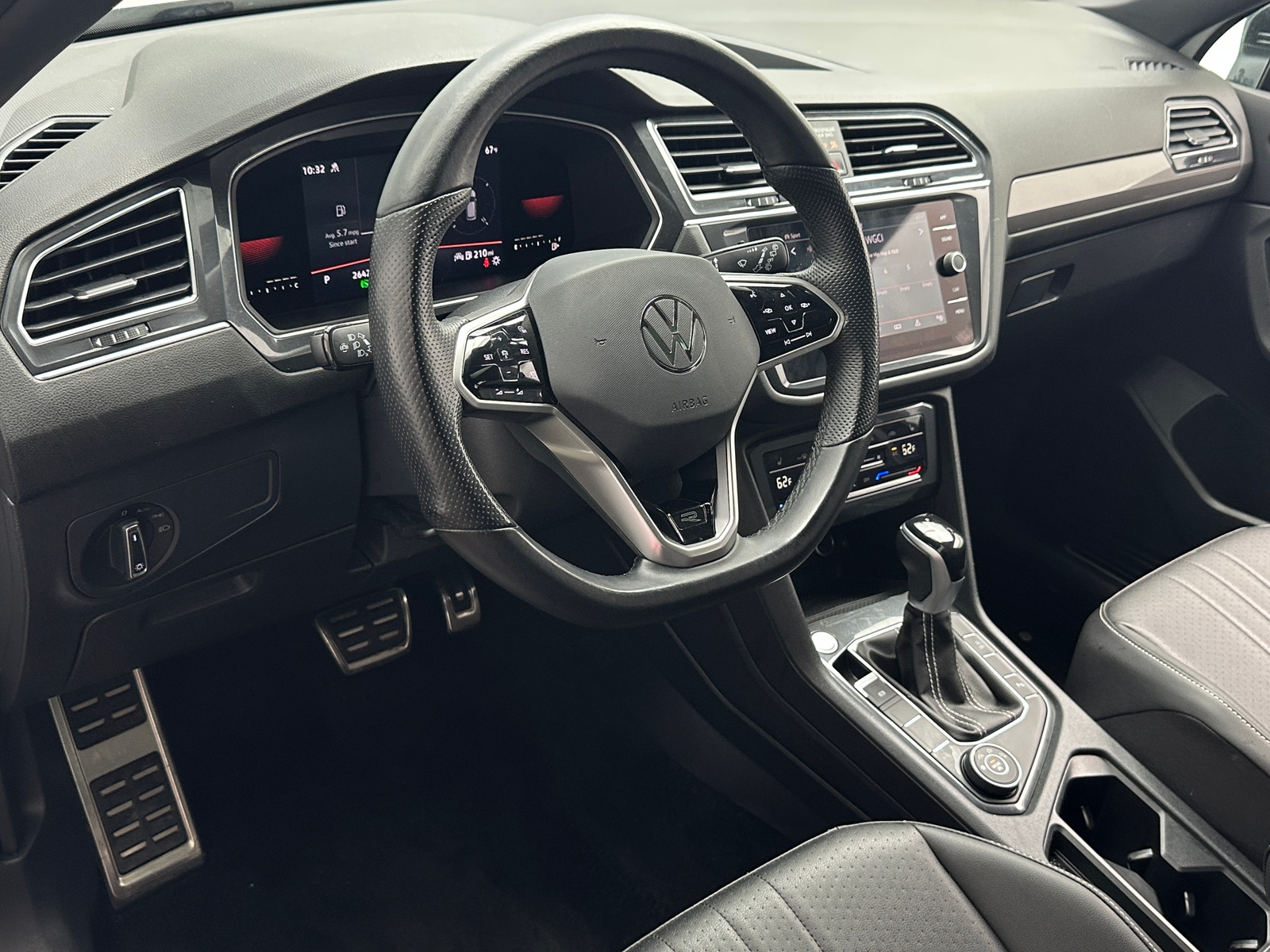 Thumbnail: 2023 Volkswagen Tiguan - 2