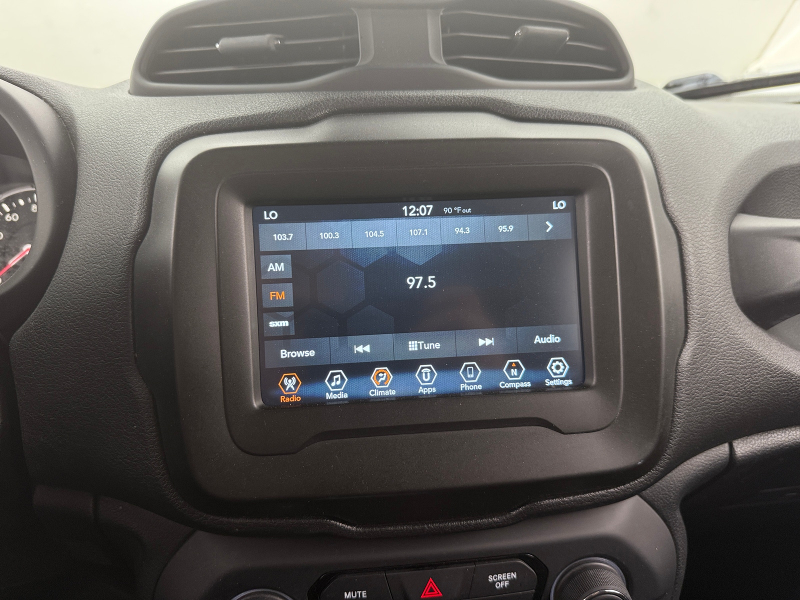 Thumbnail: 2020 Jeep Renegade - 4
