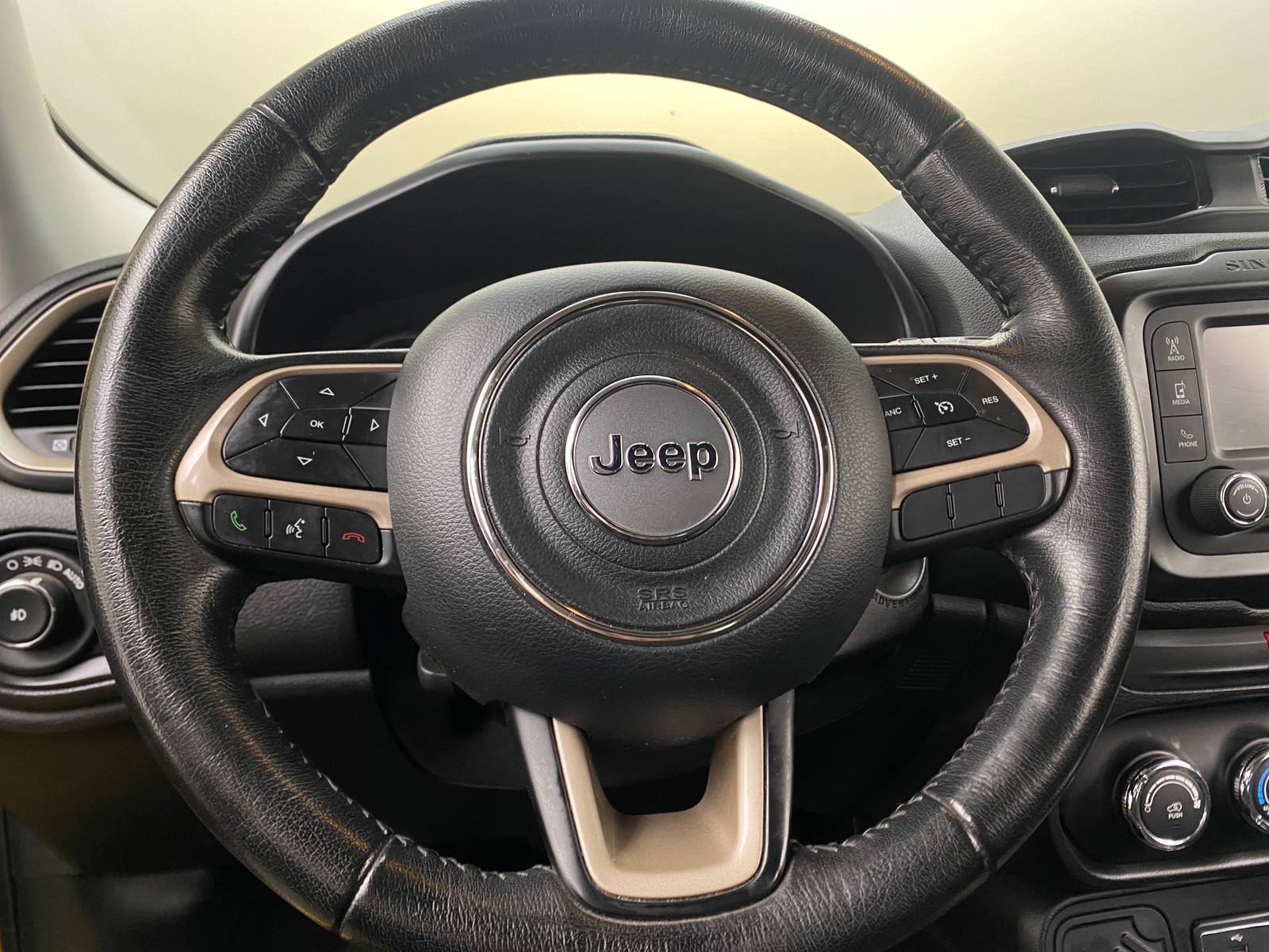 Thumbnail: 2016 Jeep Renegade - 5