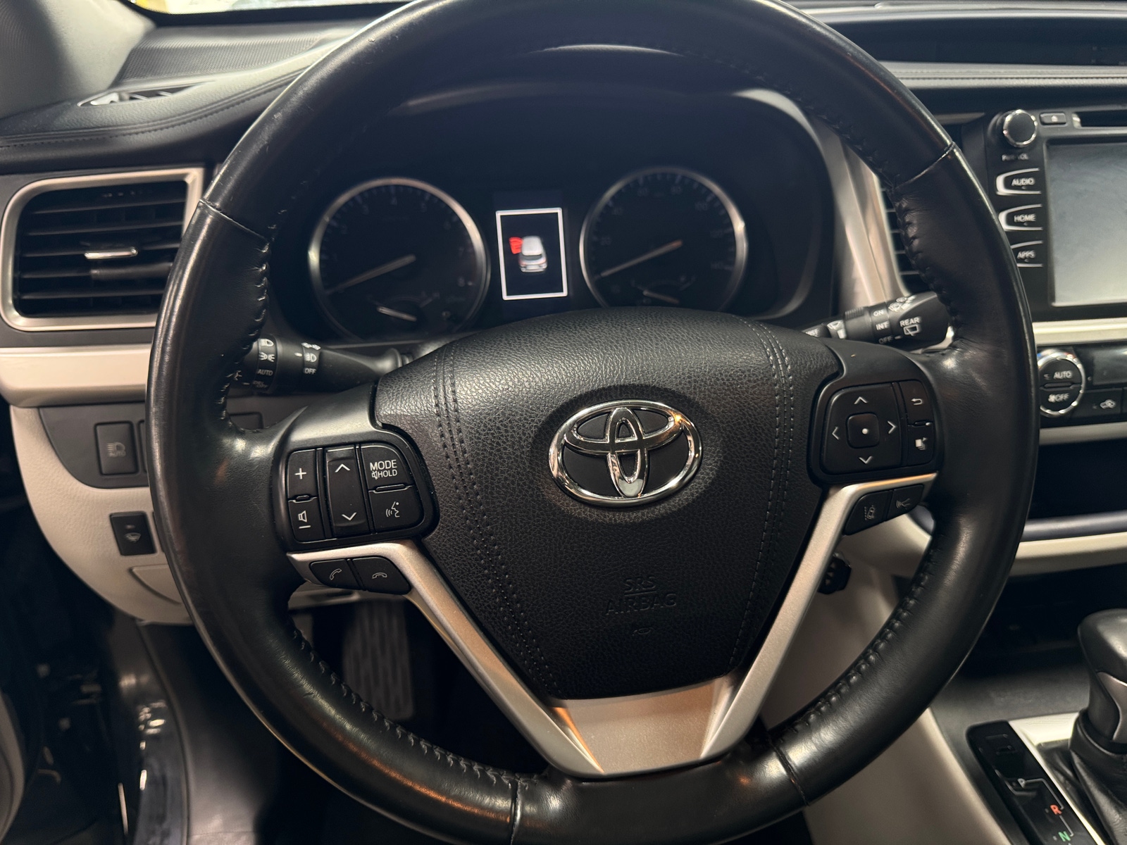 Thumbnail: 2017 Toyota Highlander - 4