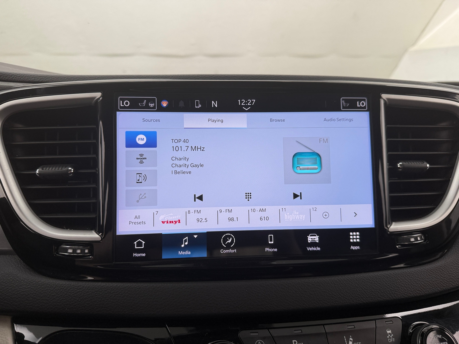 Thumbnail: 2024 Chrysler Pacifica - 3