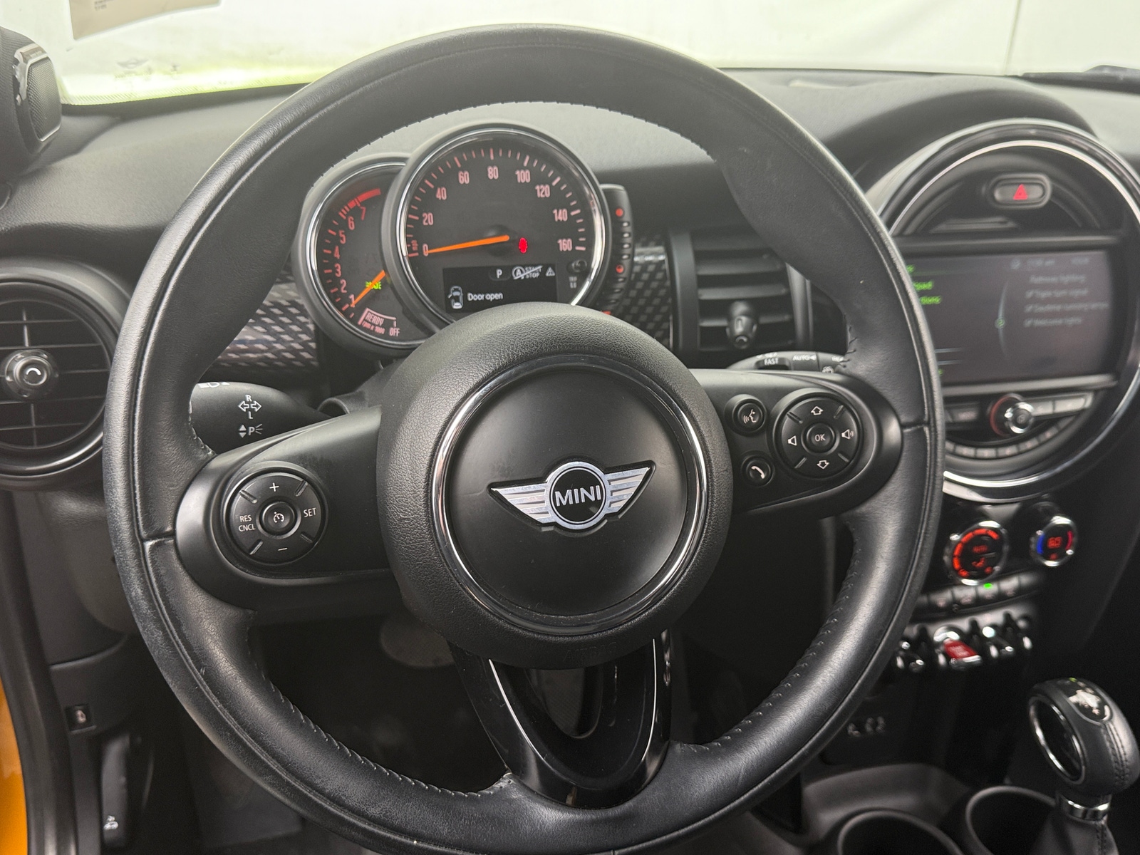Thumbnail: 2017 MINI Cooper Hardtop - 4