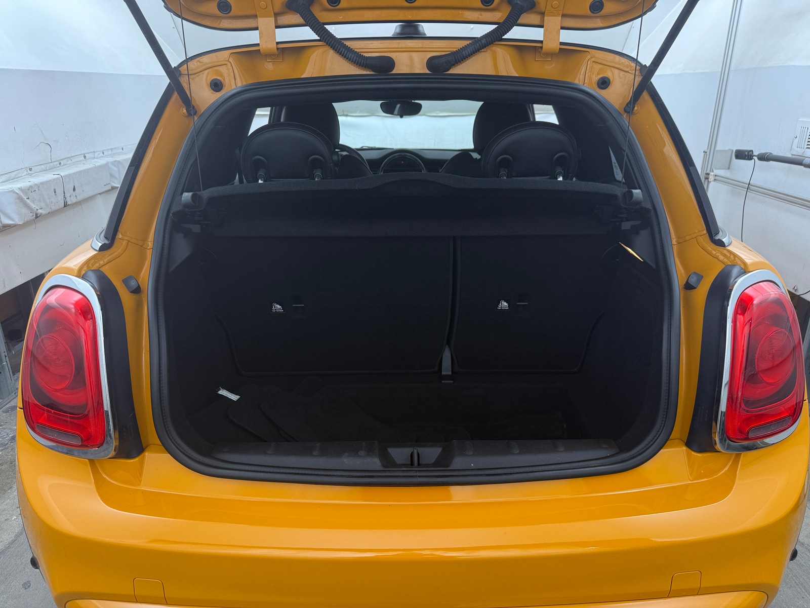 Thumbnail: 2017 MINI Cooper Hardtop - 6