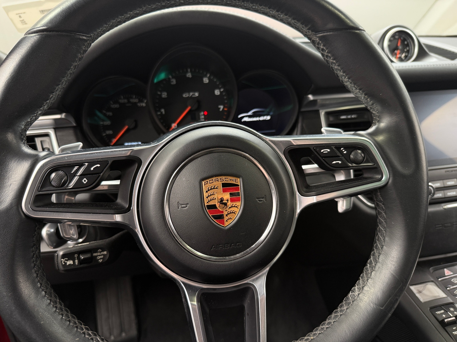 Thumbnail: 2017 Porsche Macan - 4