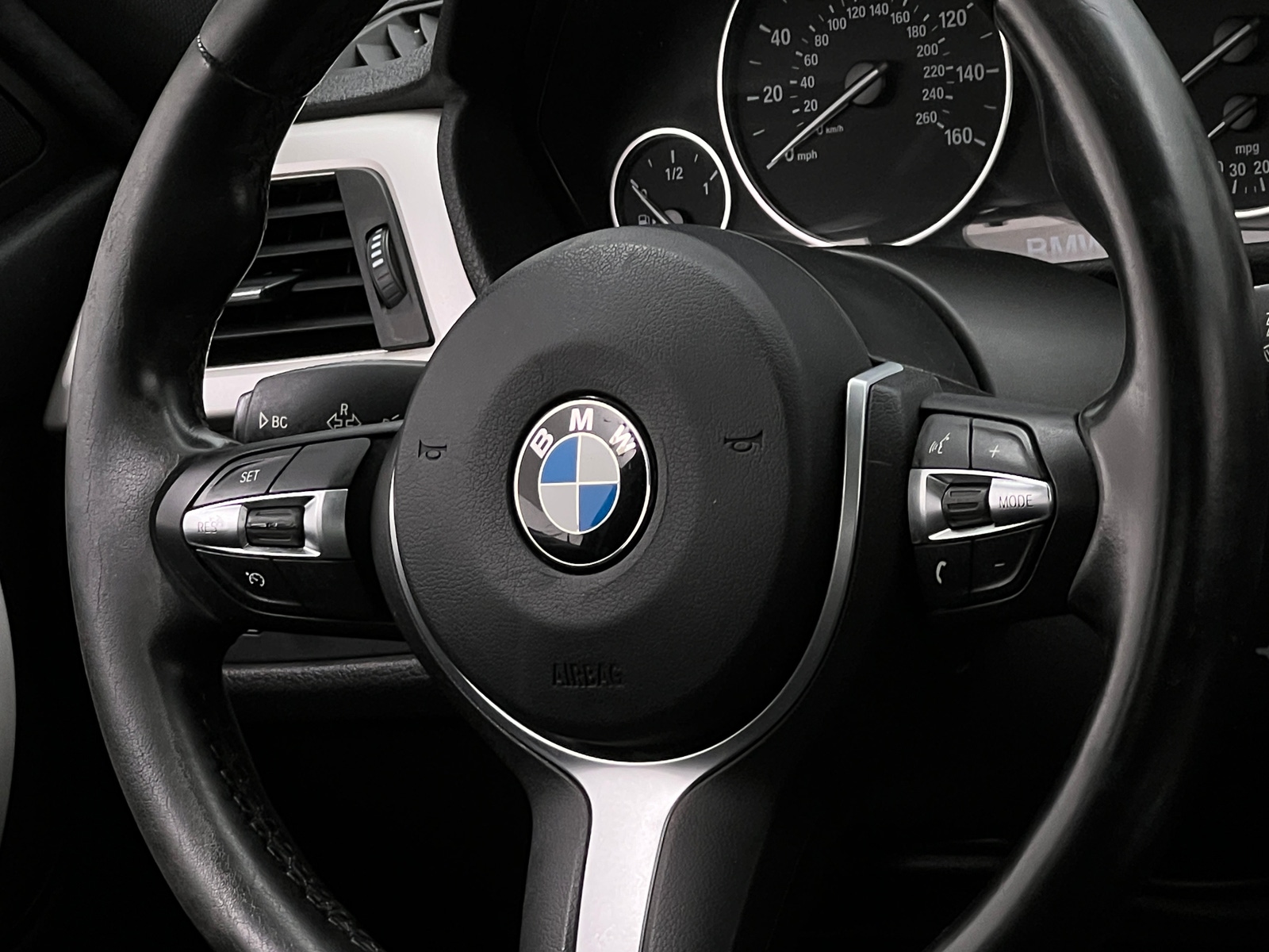 Thumbnail: 2016 BMW 3 Series - 4