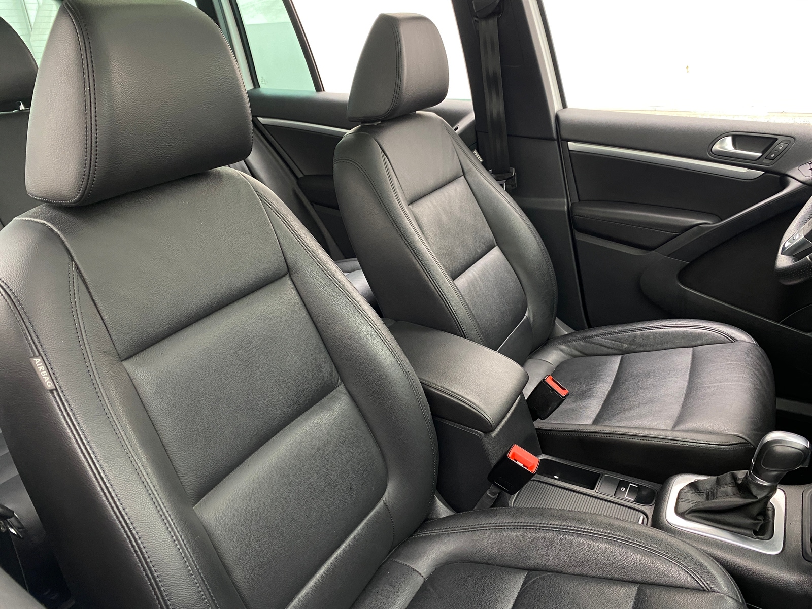 Thumbnail: 2015 Volkswagen Tiguan - 2