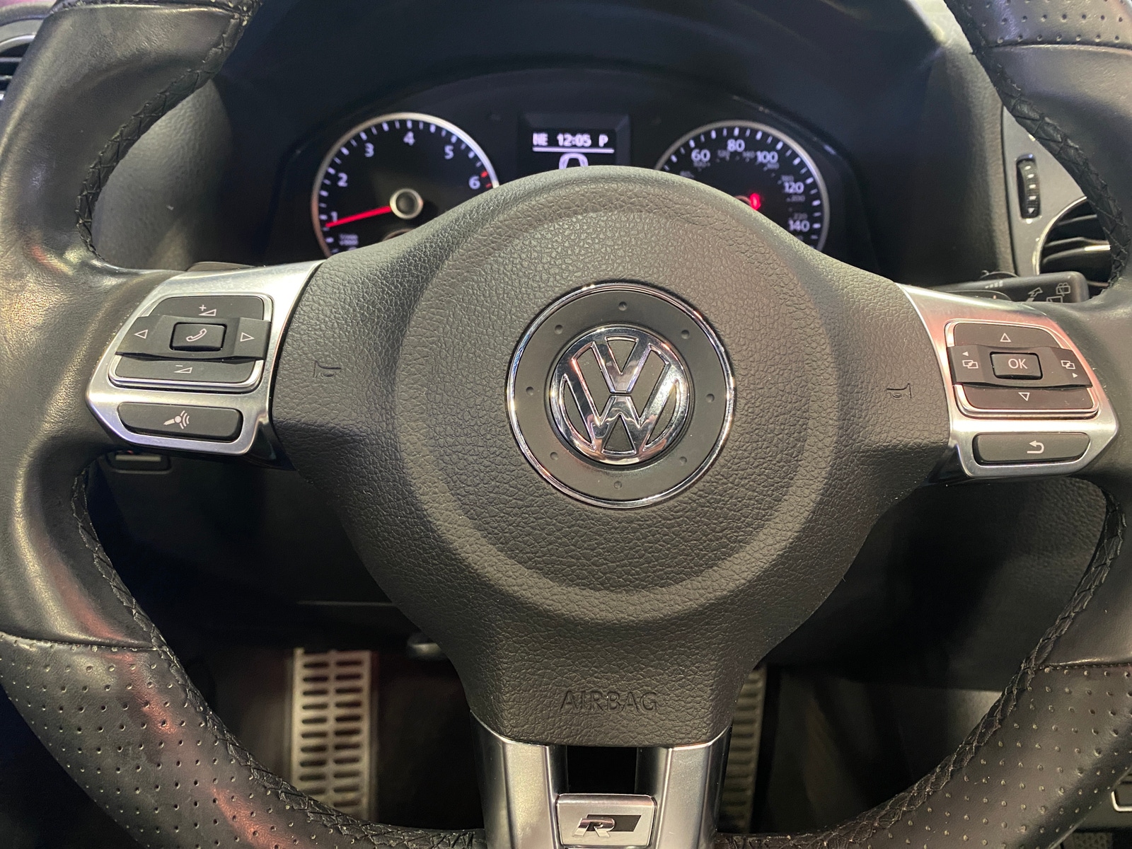 Thumbnail: 2015 Volkswagen Tiguan - 5