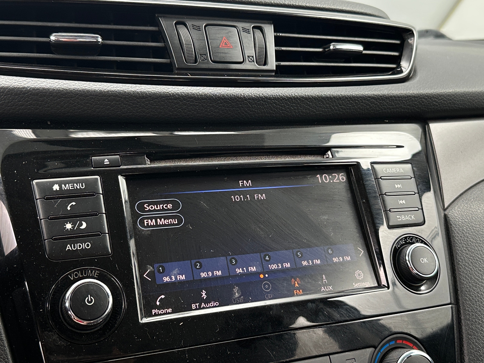 Thumbnail: 2019 Nissan Rogue Sport - 4