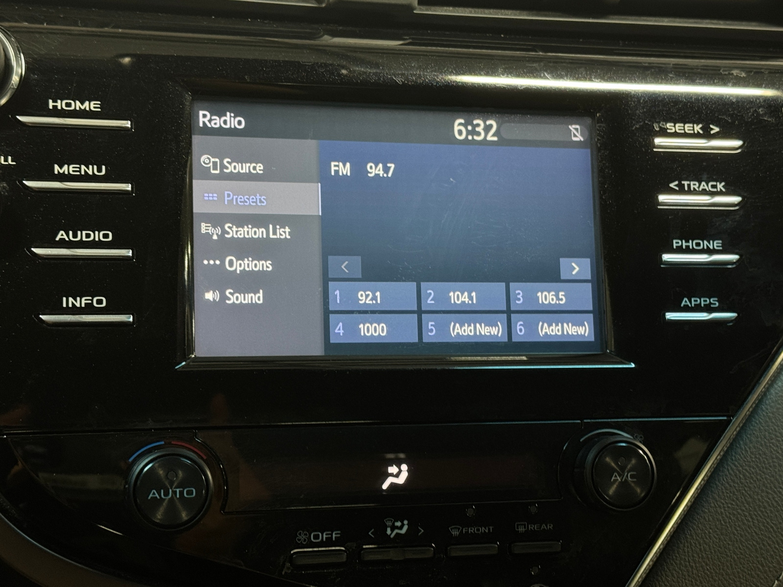 Thumbnail: 2018 Toyota Camry - 4