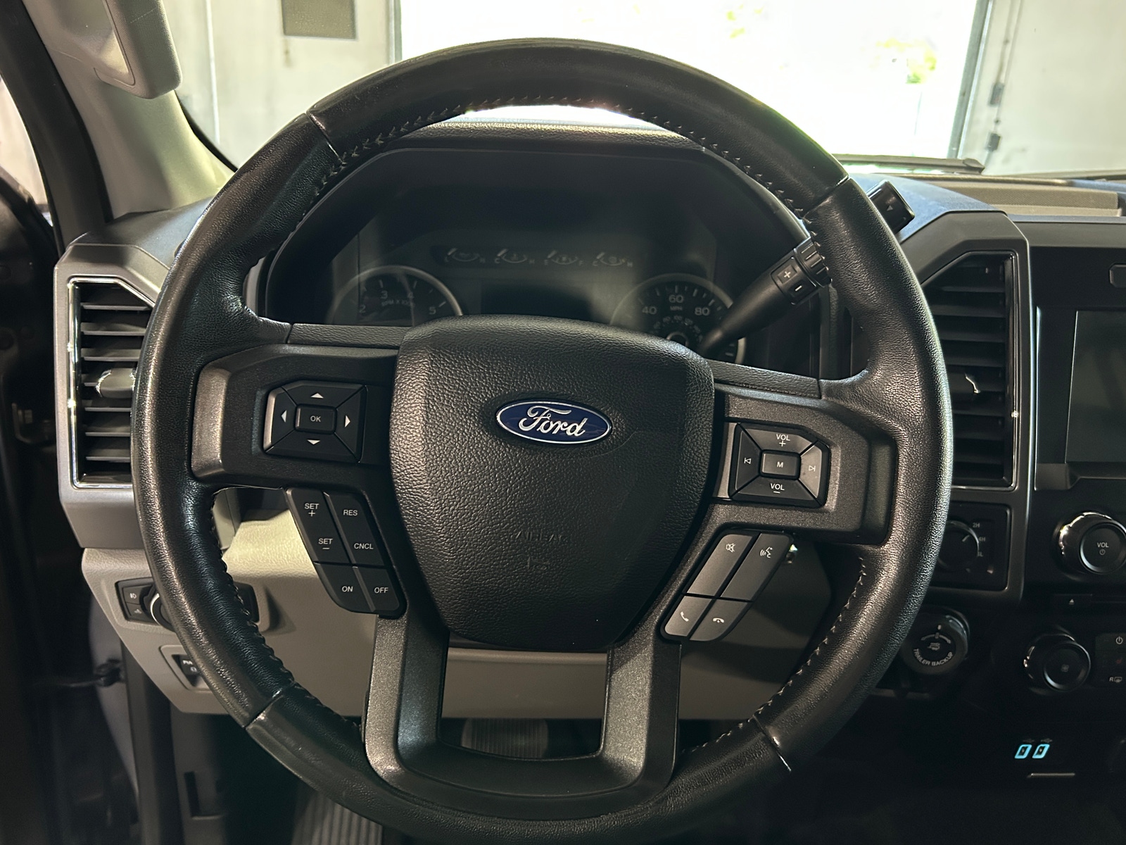 Thumbnail: 2018 Ford Econoline - 5