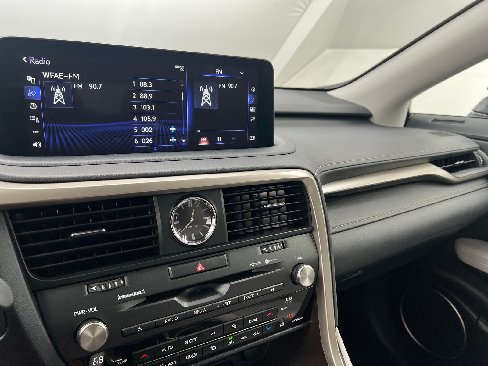 Thumbnail: 2021 Lexus RX - 3