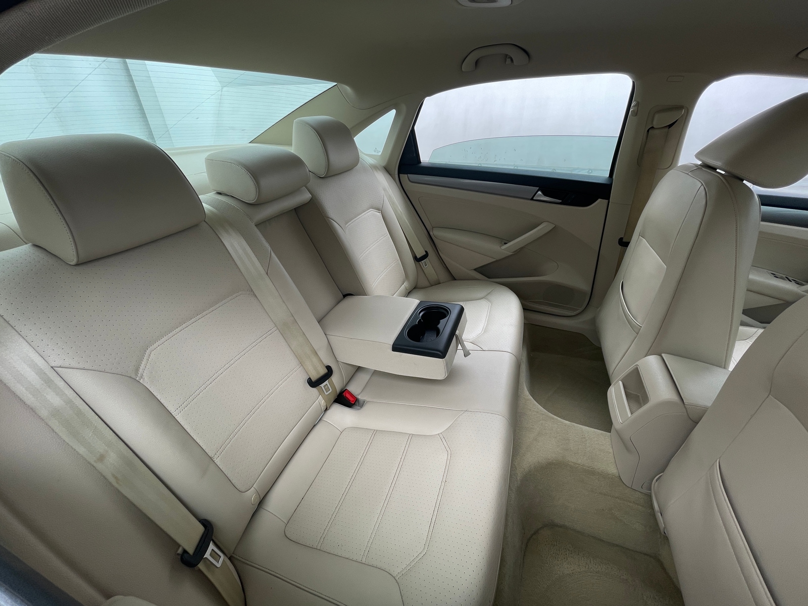 Thumbnail: 2015 Volkswagen Passat - 6
