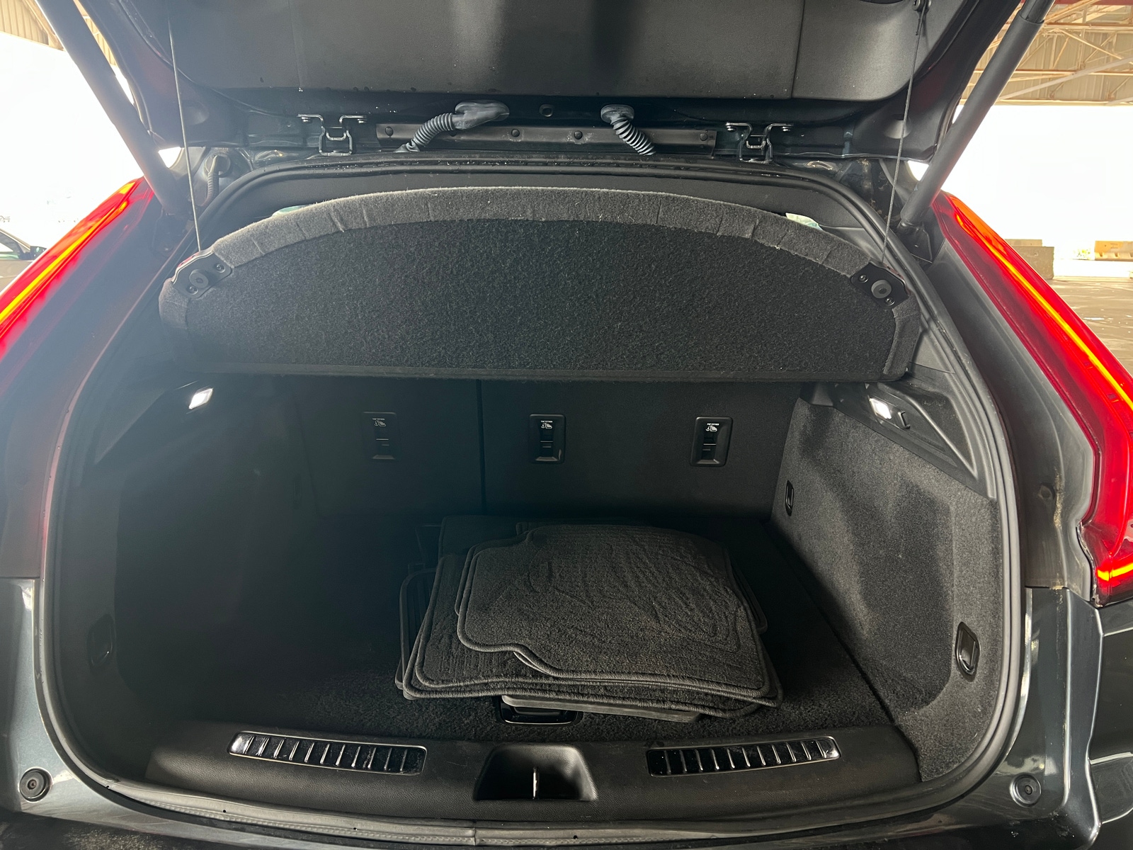 Thumbnail: 2020 Cadillac XT4 - 6