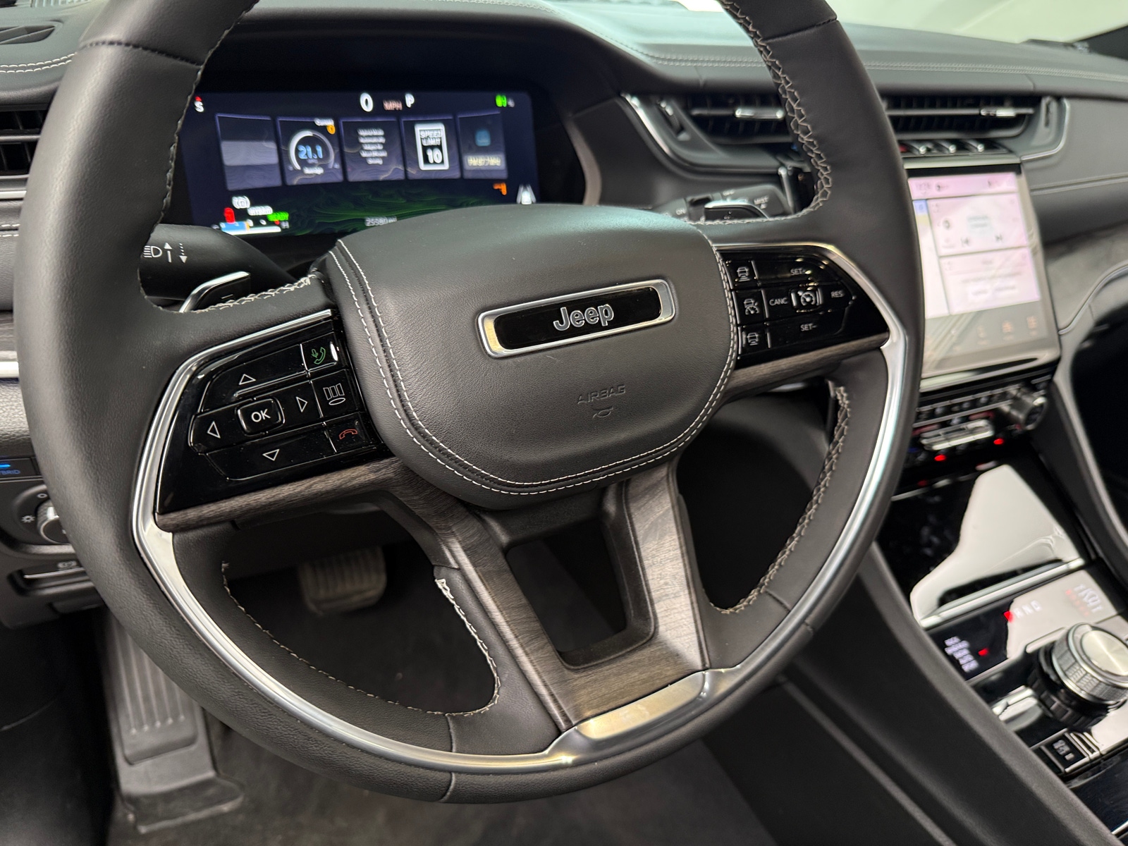 Thumbnail: 2023 Jeep Grand Cherokee - 4