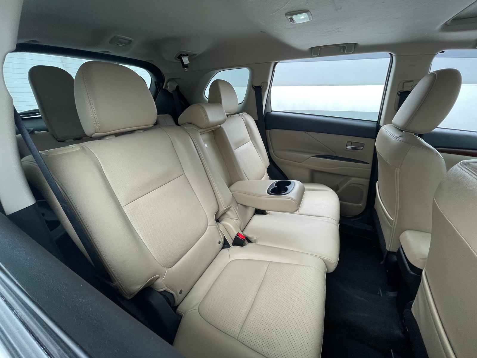 Thumbnail: 2014 Mitsubishi Outlander - 6