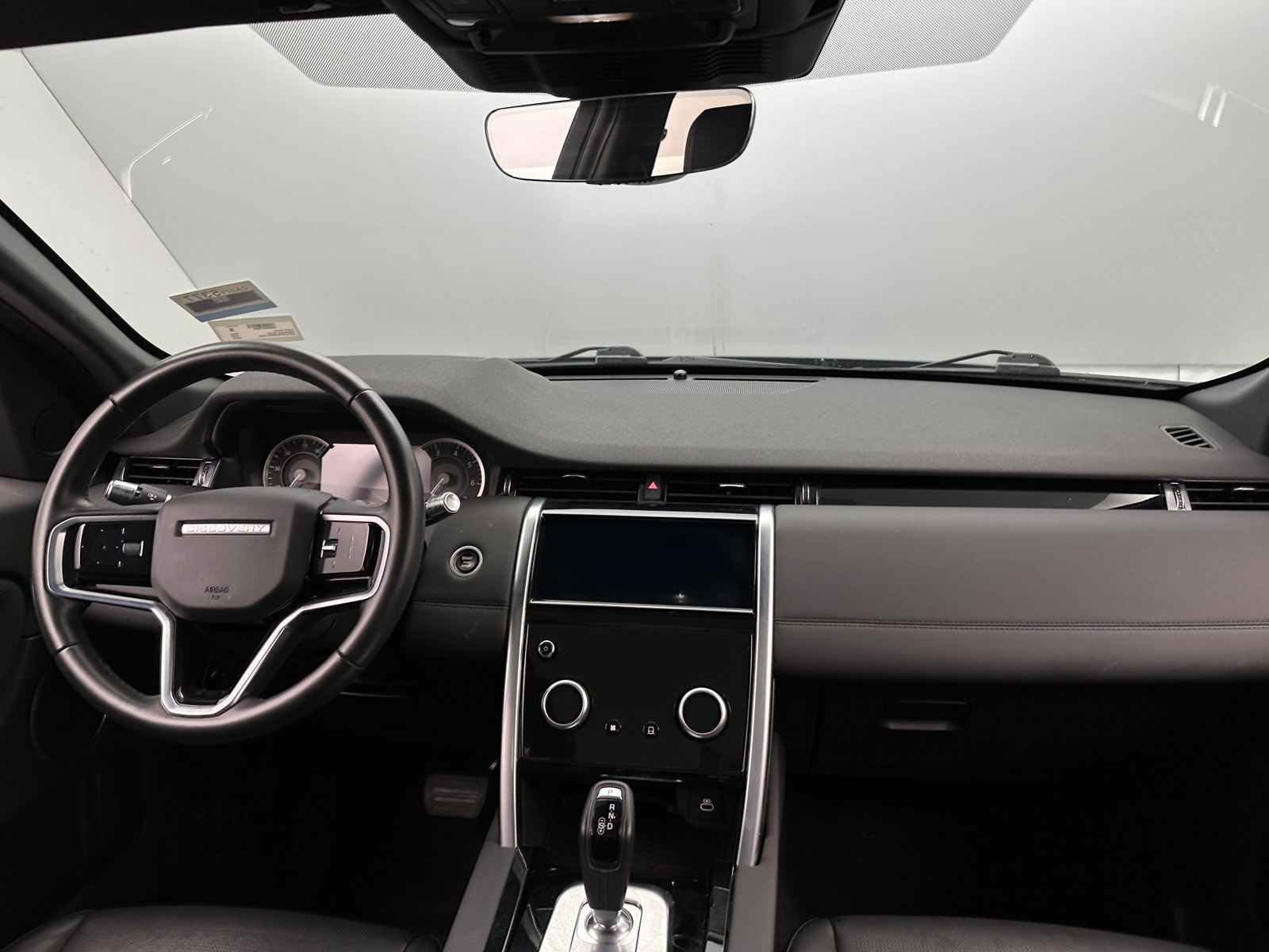Thumbnail: 2022 Land Rover Discovery Sport - 2