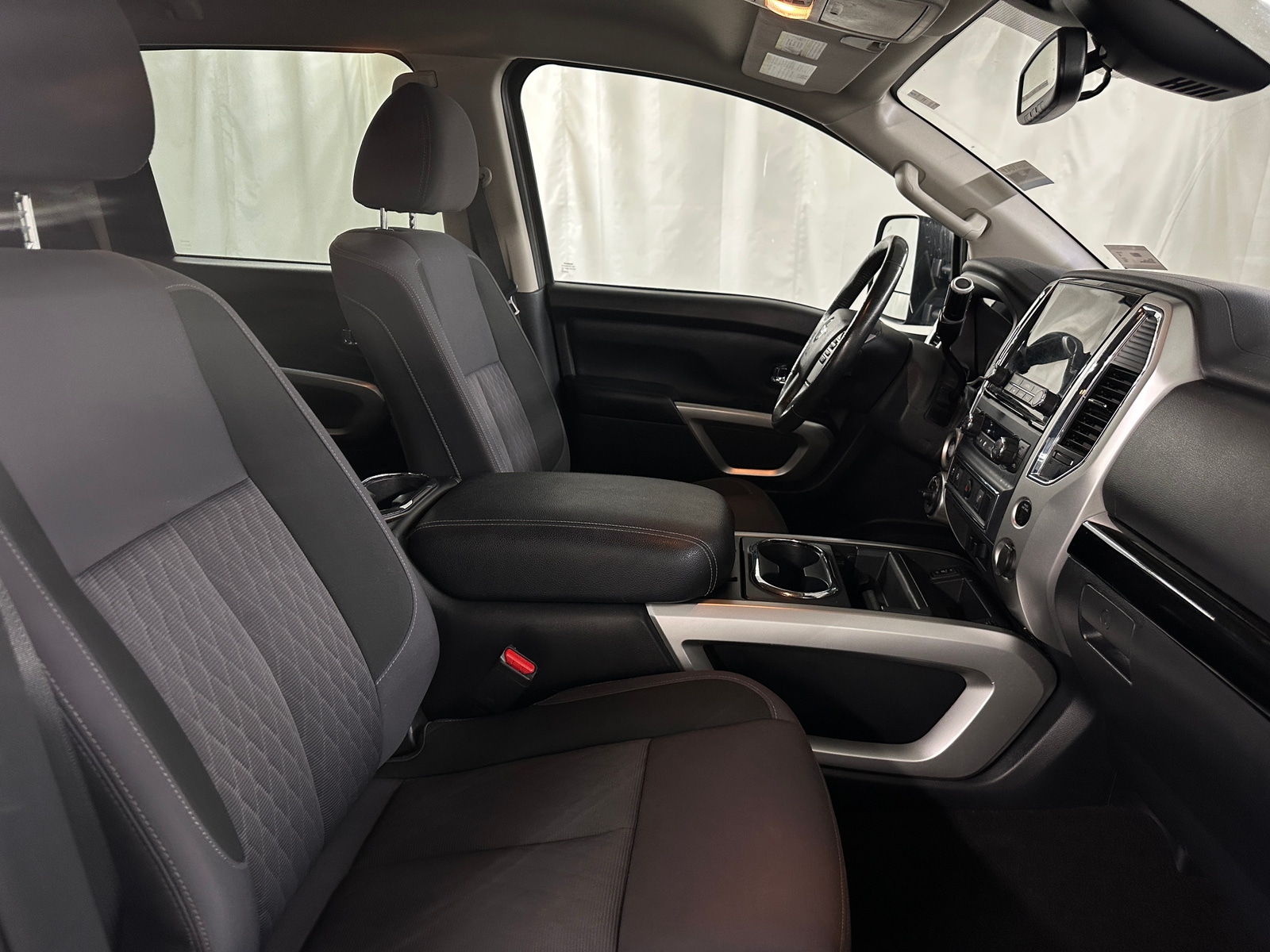 Thumbnail: 2020 Nissan Titan - 2