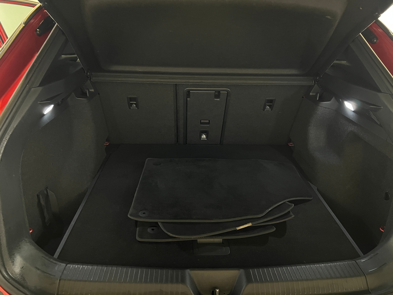 Thumbnail: 2022 Volkswagen ID.4 - 6