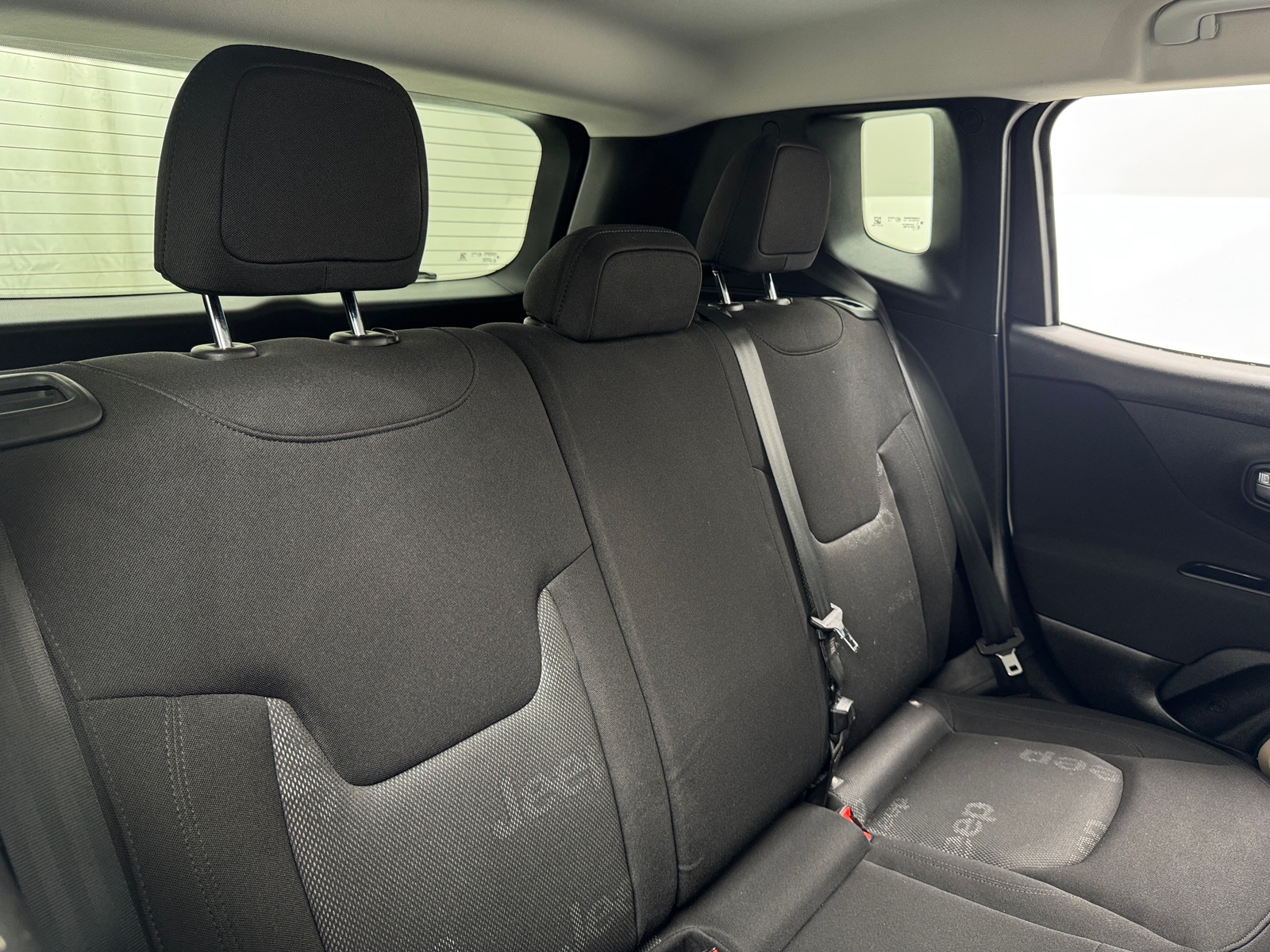 Thumbnail: 2016 Jeep Renegade - 6