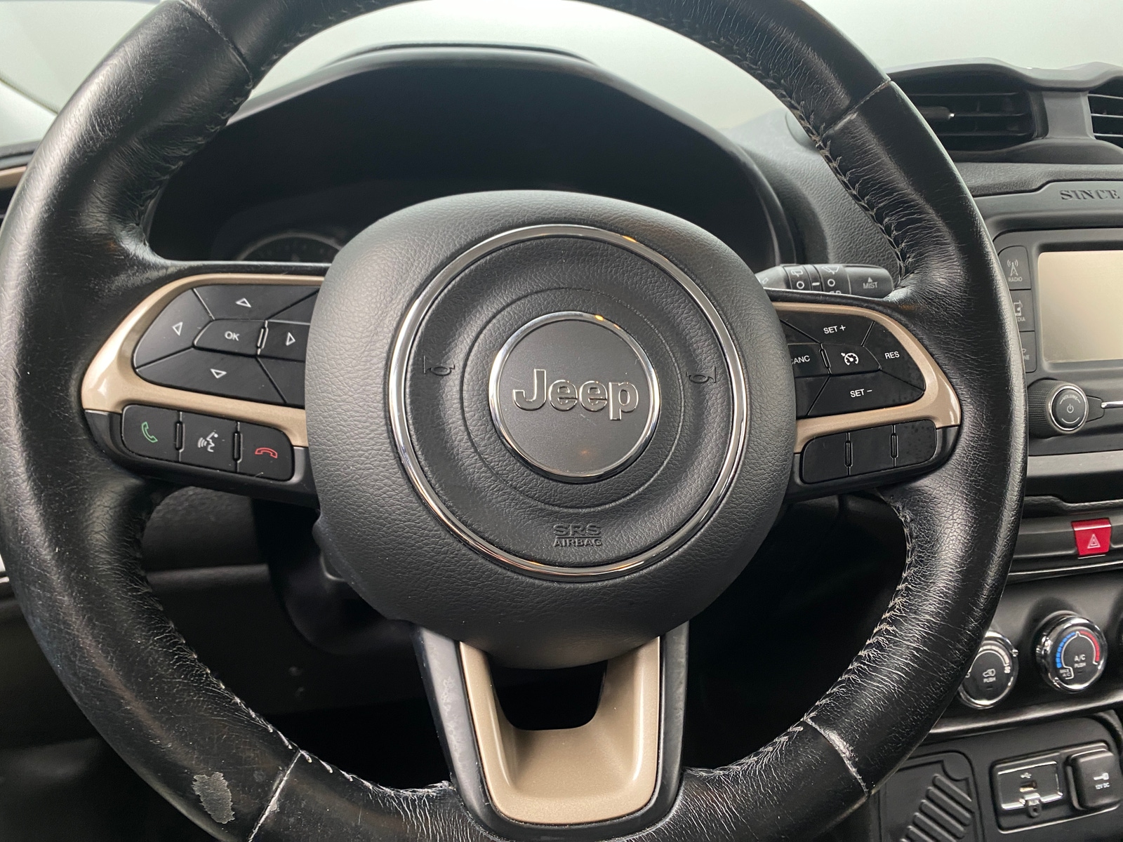 Thumbnail: 2016 Jeep Renegade - 5